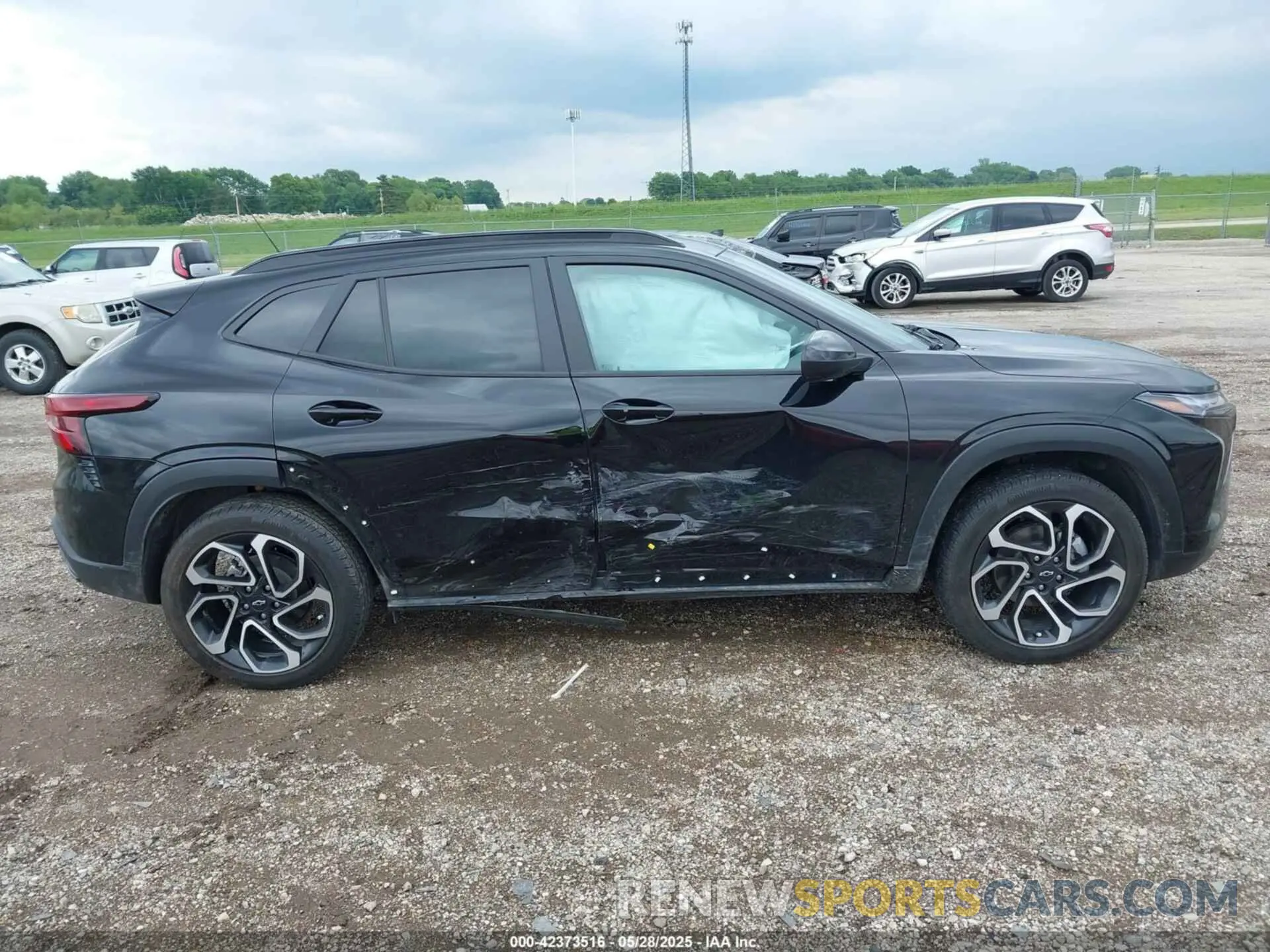14 Фотография поврежденного автомобиля KL77LJE22RC046847 CHEVROLET TRAX 2024