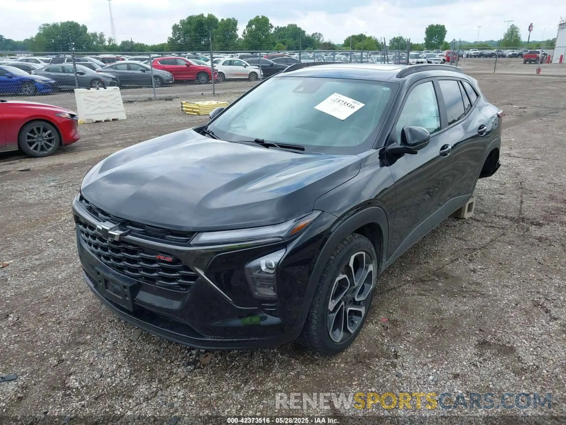 2 Фотография поврежденного автомобиля KL77LJE22RC046847 CHEVROLET TRAX 2024