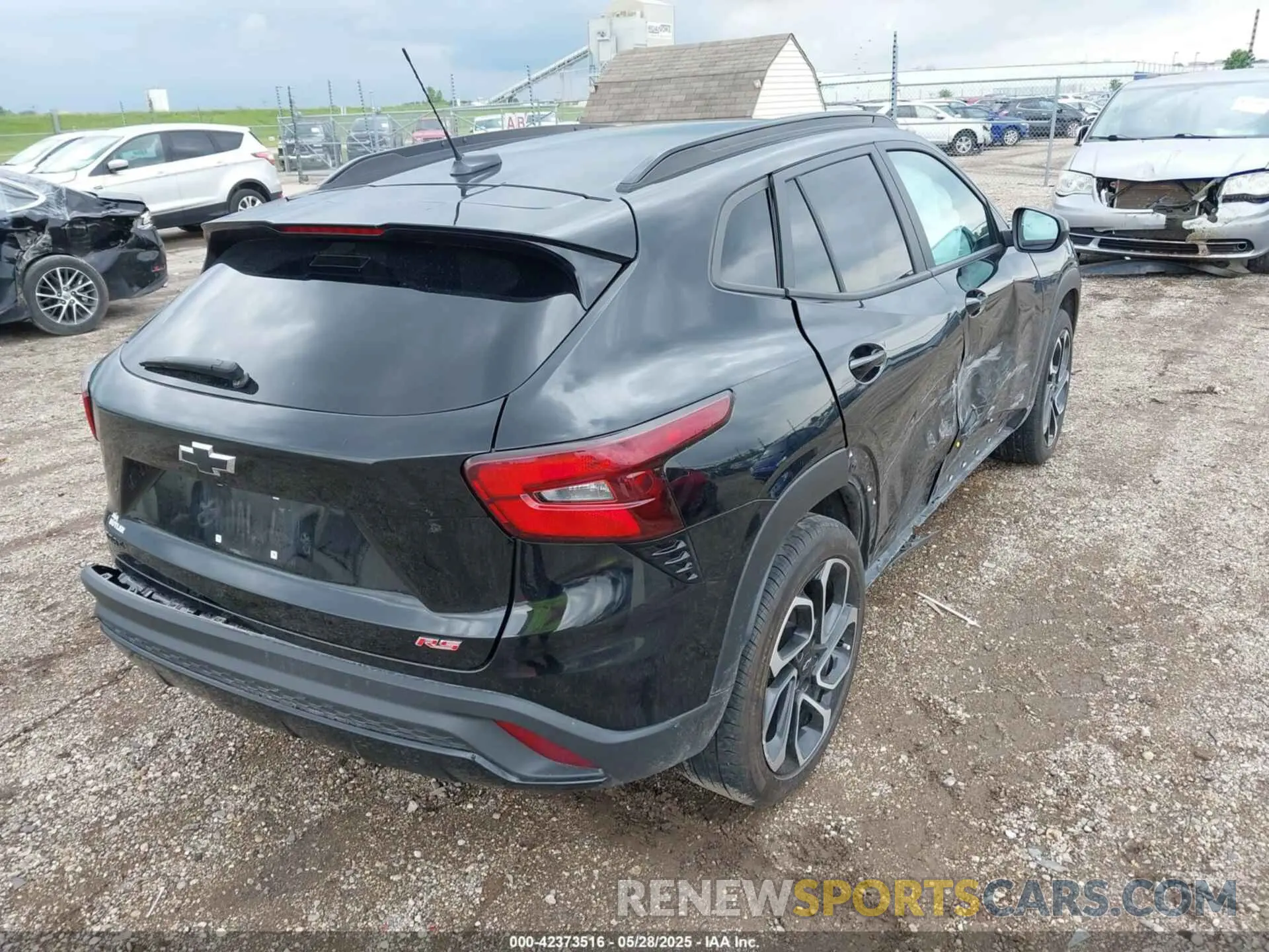 4 Фотография поврежденного автомобиля KL77LJE22RC046847 CHEVROLET TRAX 2024