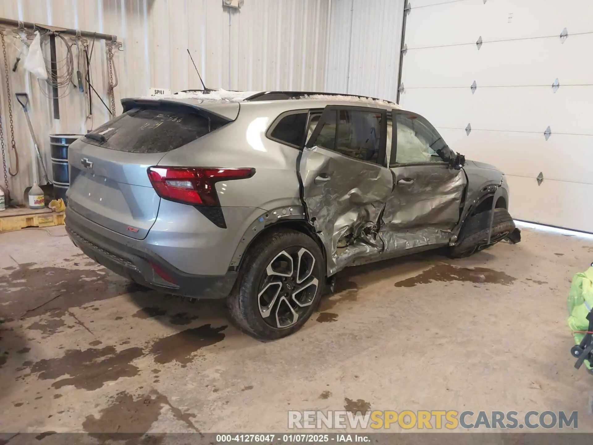 4 Photograph of a damaged car KL77LJE22RC206709 CHEVROLET TRAX 2024
