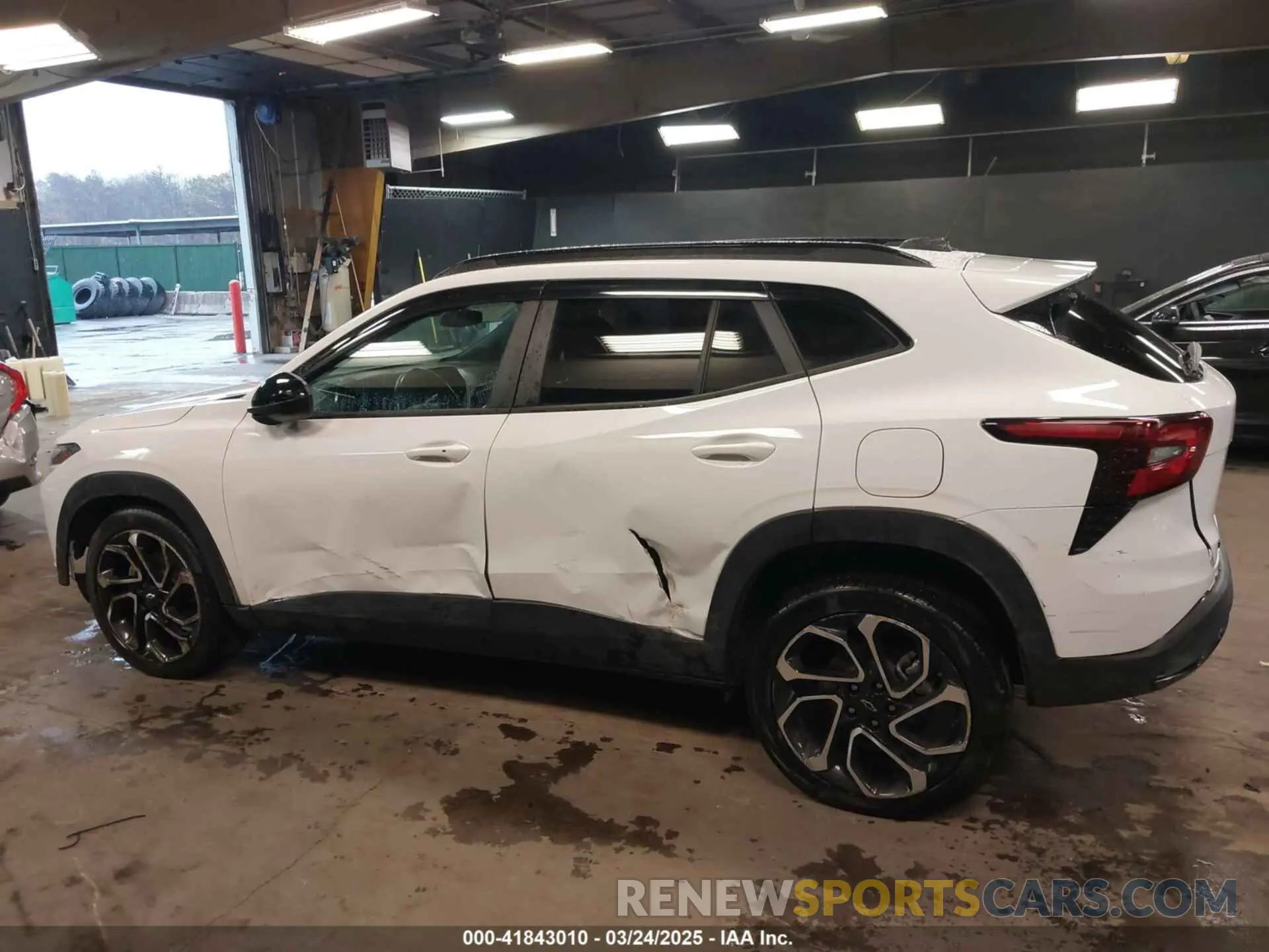 14 Photograph of a damaged car KL77LJE24RC111925 CHEVROLET TRAX 2024