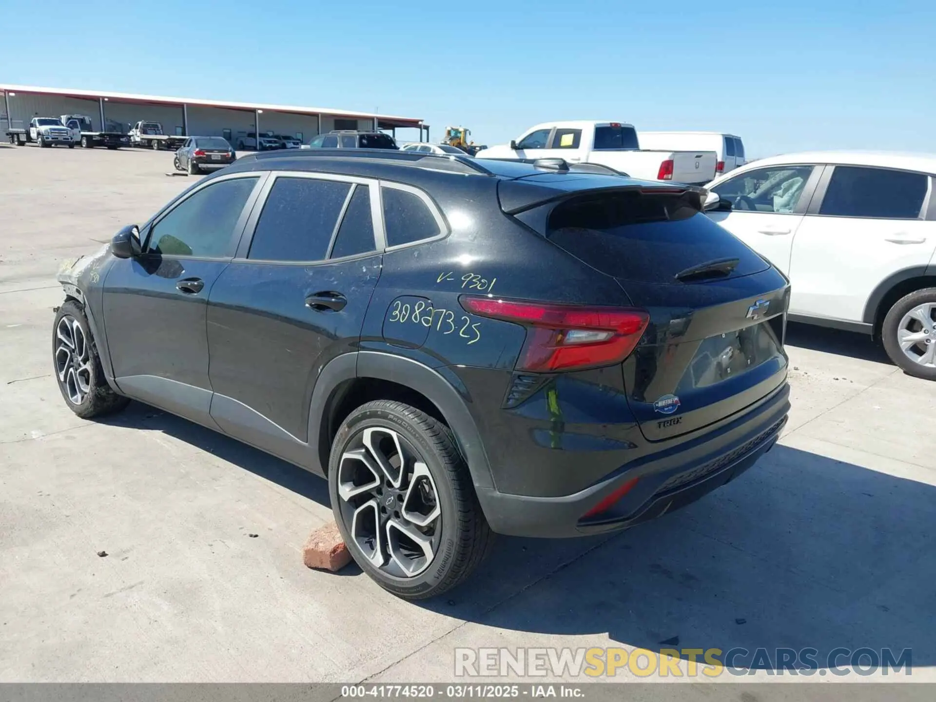 3 Фотография поврежденного автомобиля KL77LJE26RC049301 CHEVROLET TRAX 2024