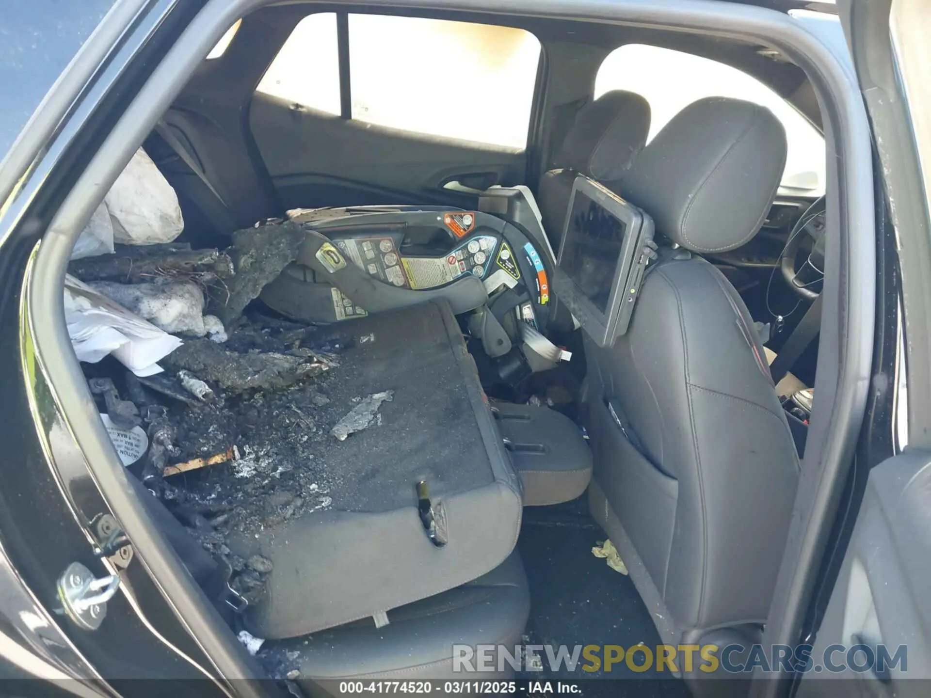 8 Фотография поврежденного автомобиля KL77LJE26RC049301 CHEVROLET TRAX 2024