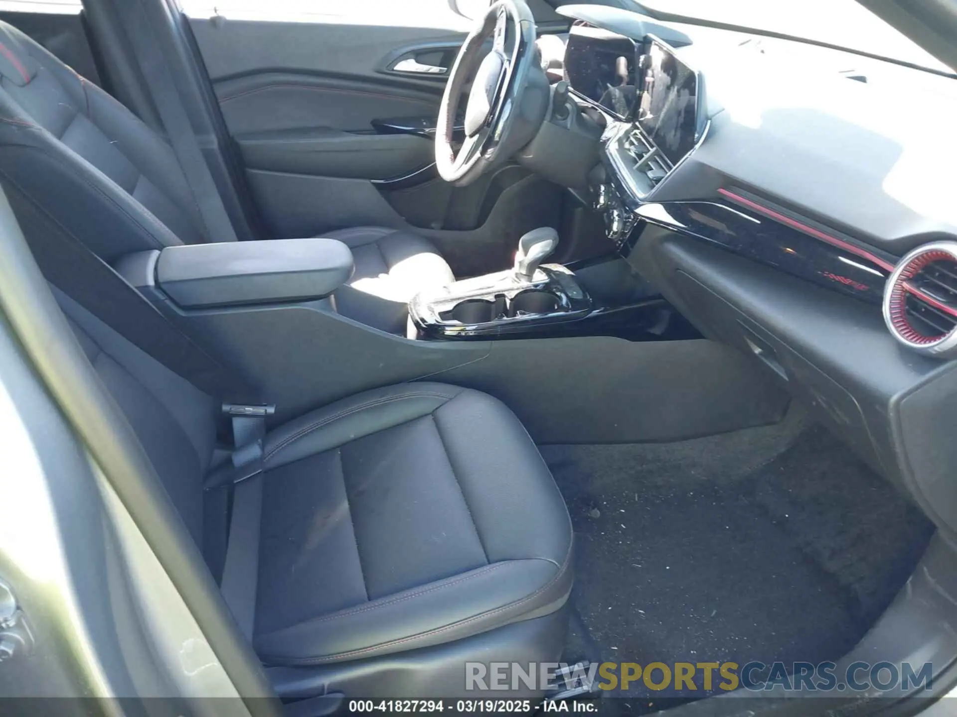 5 Фотография поврежденного автомобиля KL77LJE26RC049329 CHEVROLET TRAX 2024