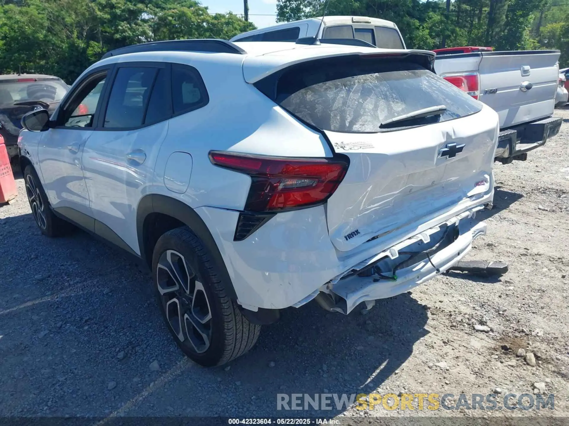 3 Фотография поврежденного автомобиля KL77LJE26RC070309 CHEVROLET TRAX 2024
