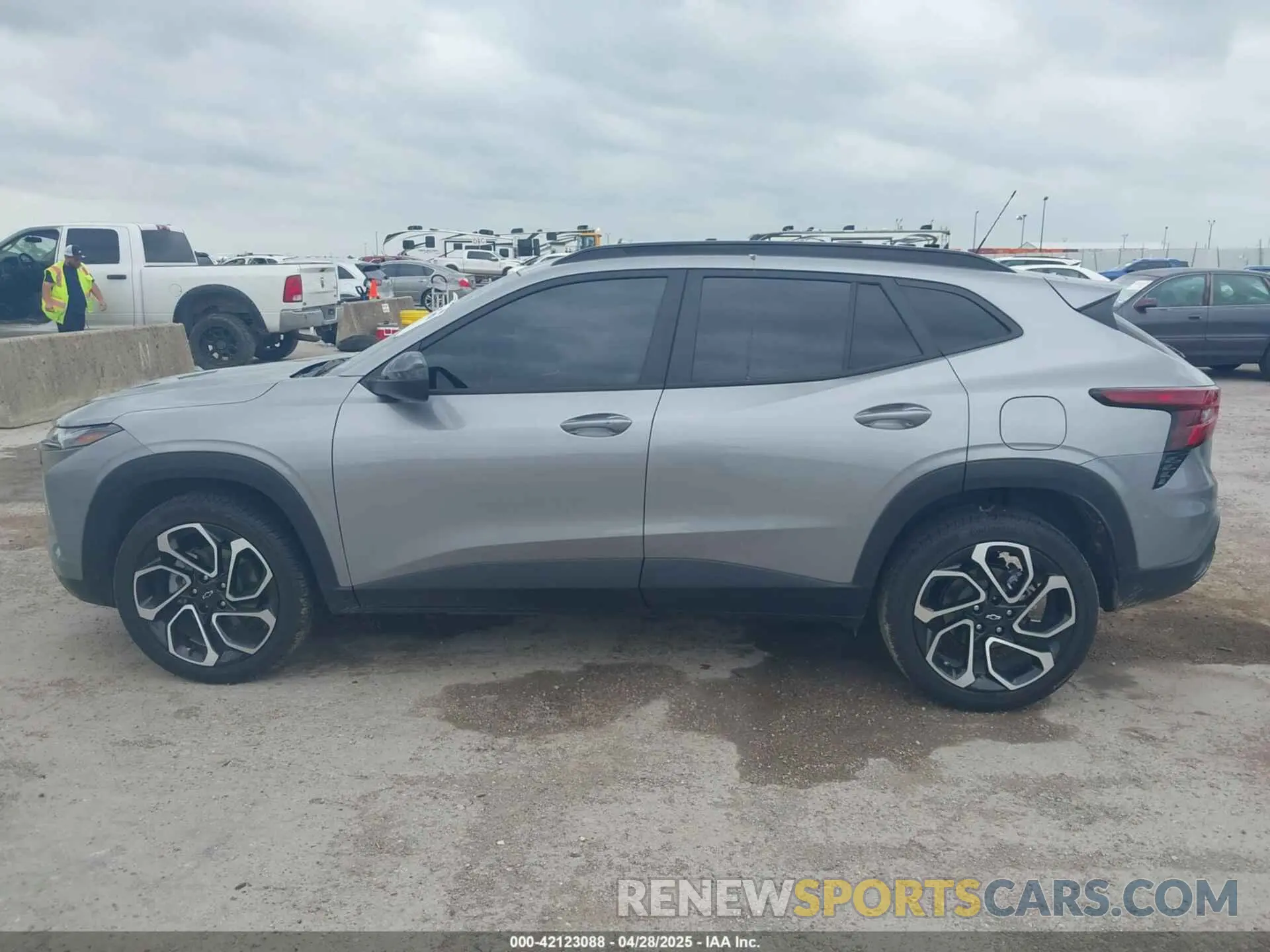 14 Photograph of a damaged car KL77LJE28RC013447 CHEVROLET TRAX 2024