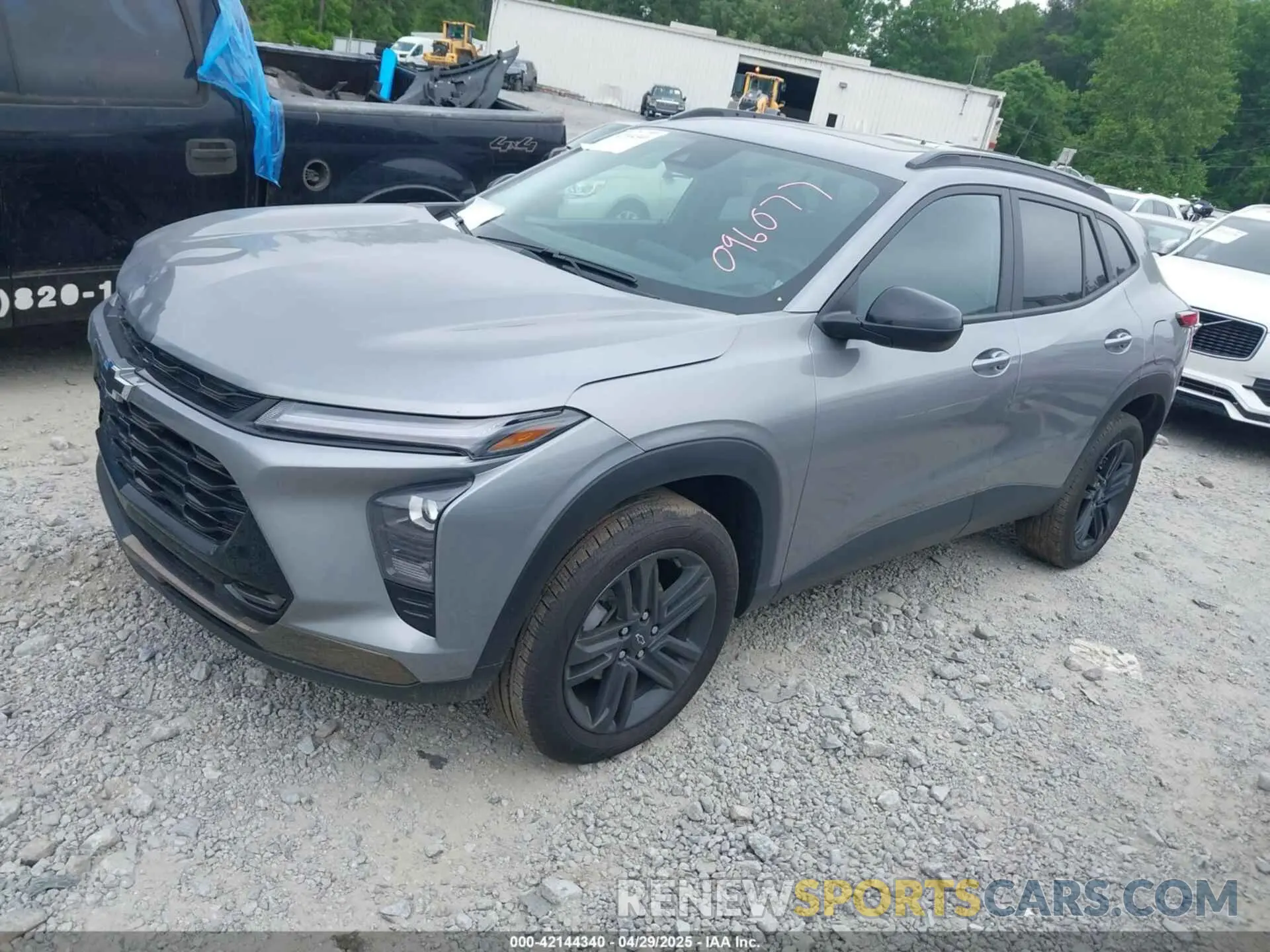 2 Фотография поврежденного автомобиля KL77LKE21RC096077 CHEVROLET TRAX 2024