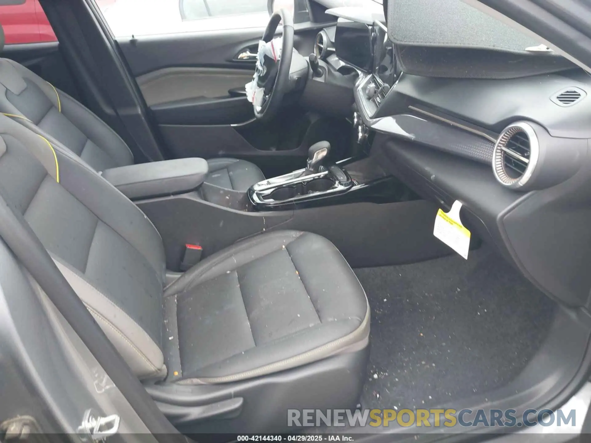 5 Фотография поврежденного автомобиля KL77LKE21RC096077 CHEVROLET TRAX 2024