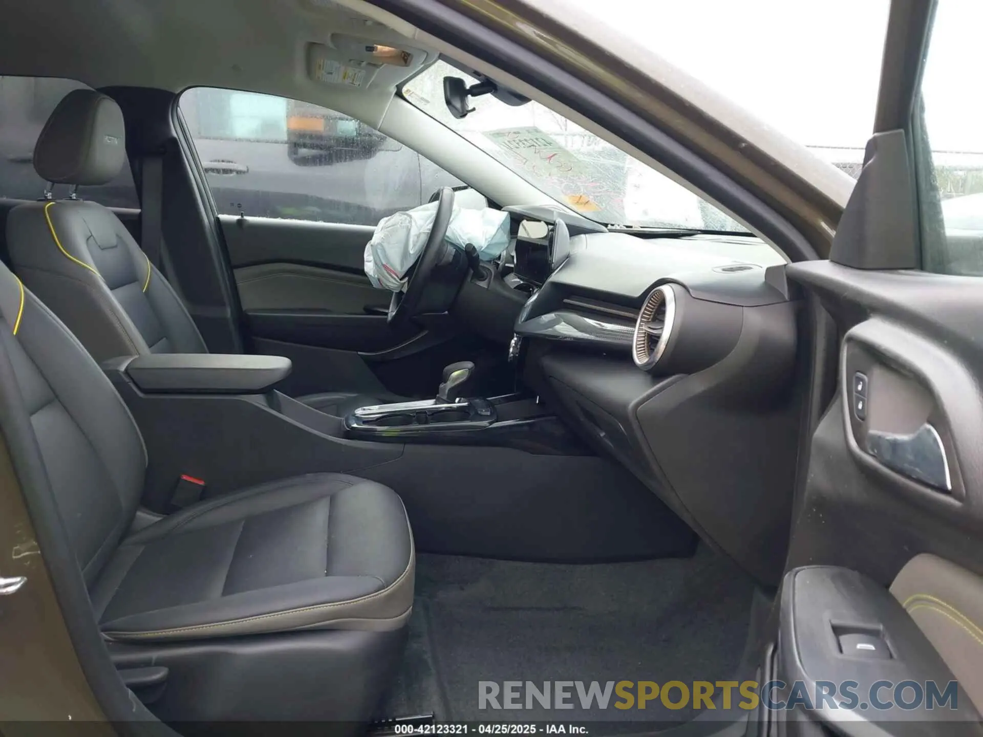 5 Photograph of a damaged car KL77LKE21RC096810 CHEVROLET TRAX 2024