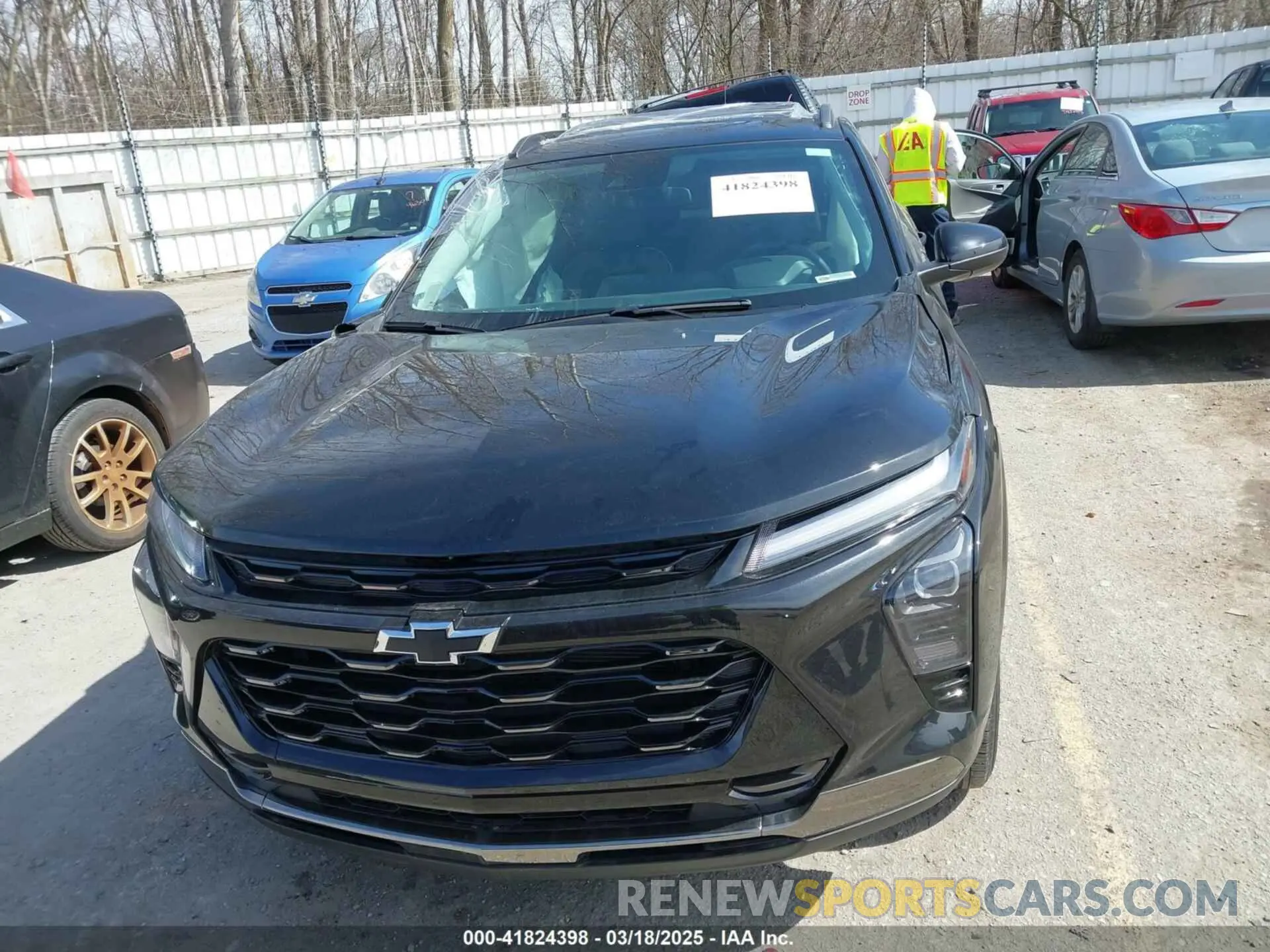 12 Фотография поврежденного автомобиля KL77LKE22RC106616 CHEVROLET TRAX 2024