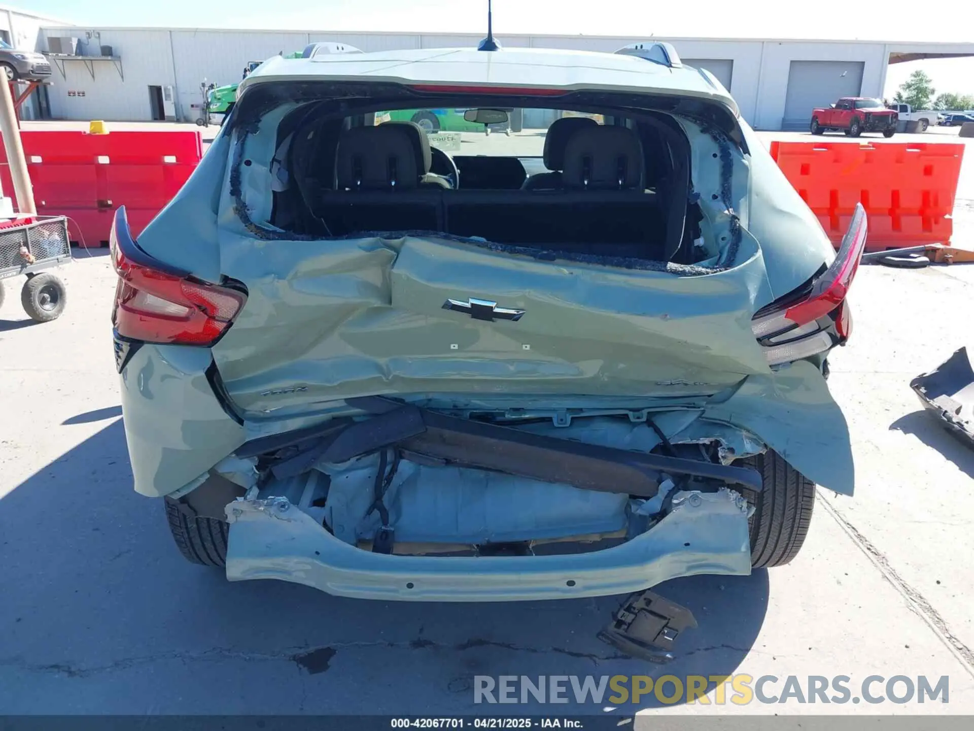 17 Фотография поврежденного автомобиля KL77LKE23RC092855 CHEVROLET TRAX 2024