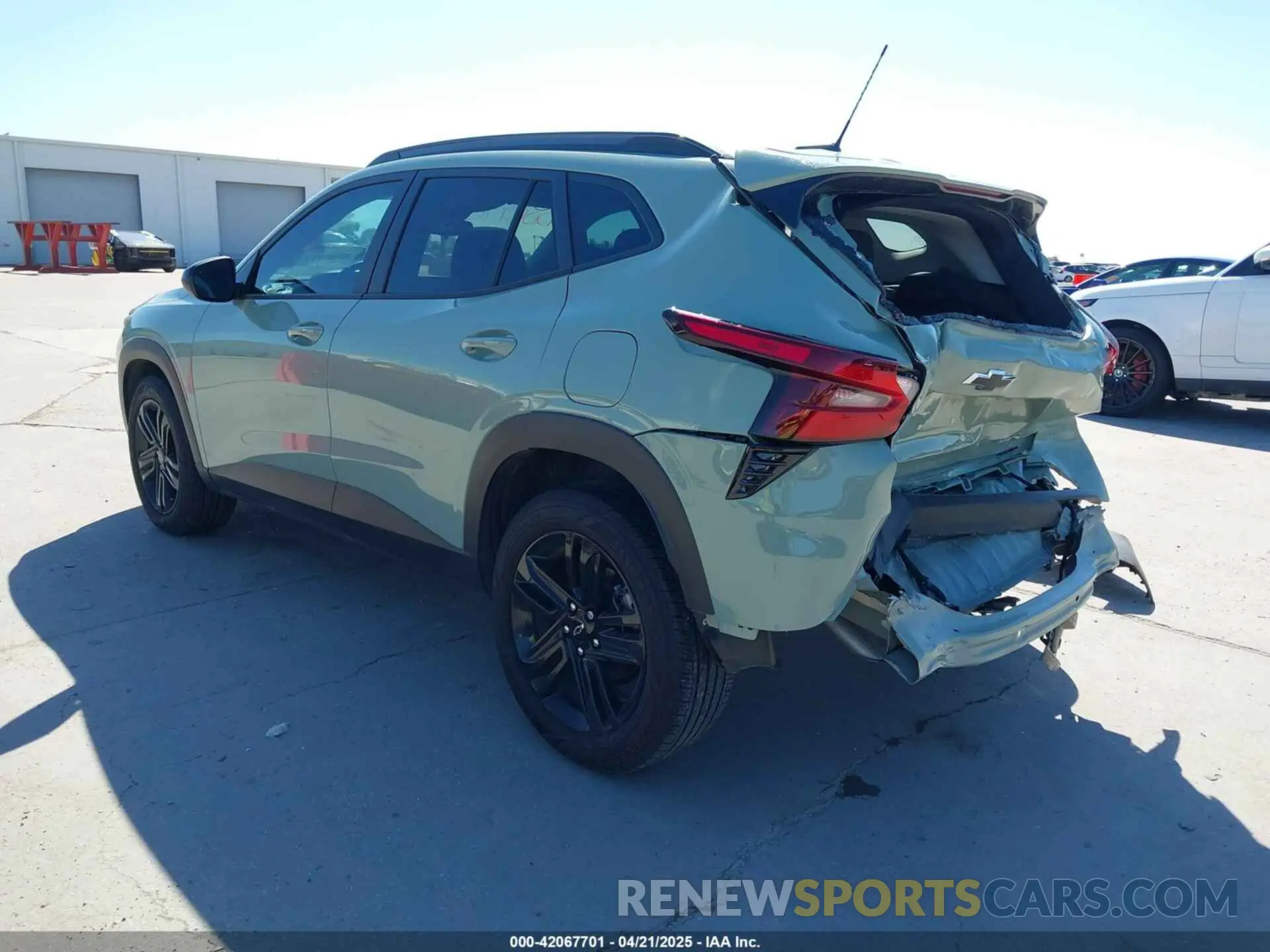 3 Фотография поврежденного автомобиля KL77LKE23RC092855 CHEVROLET TRAX 2024