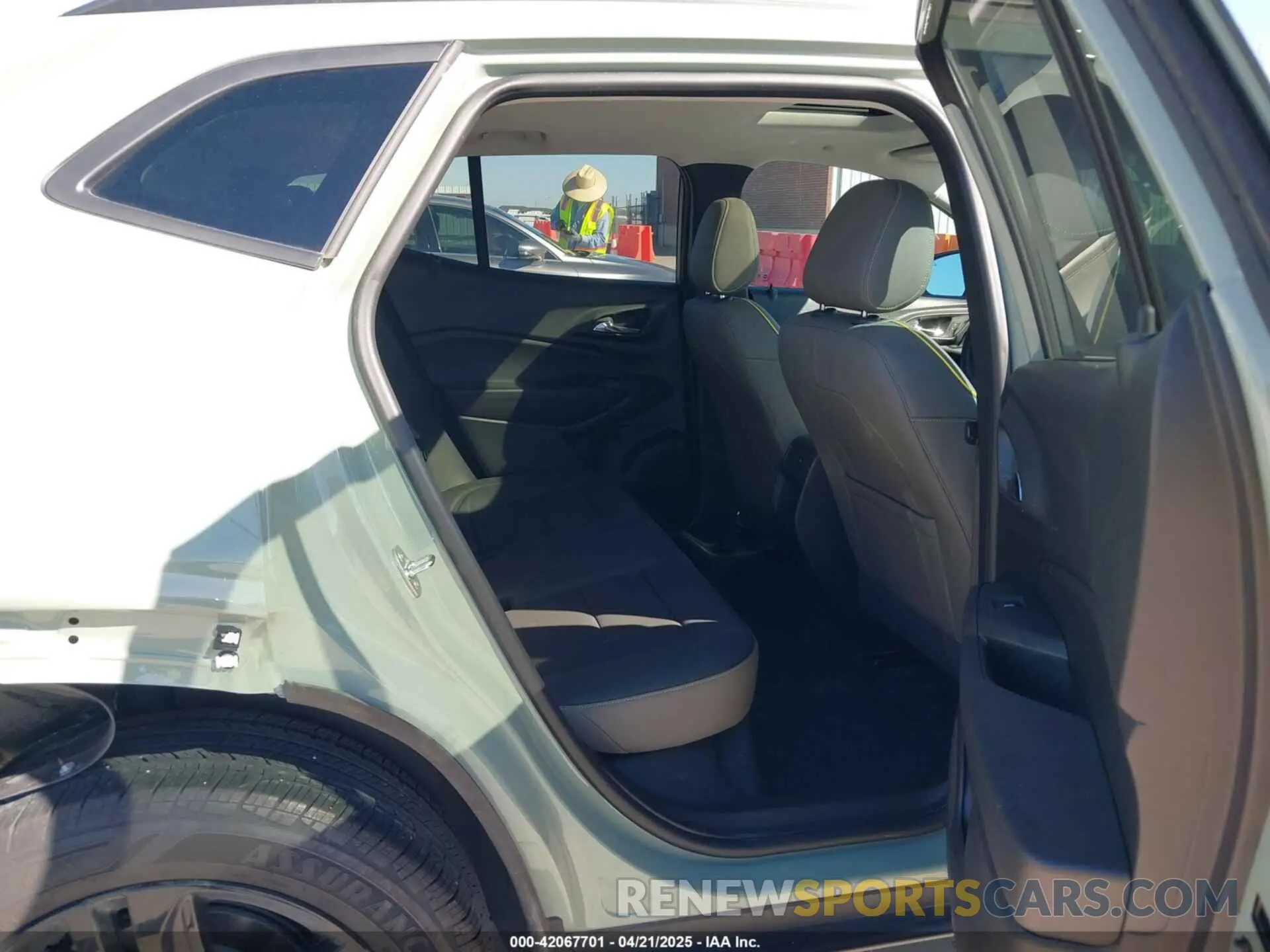 8 Фотография поврежденного автомобиля KL77LKE23RC092855 CHEVROLET TRAX 2024