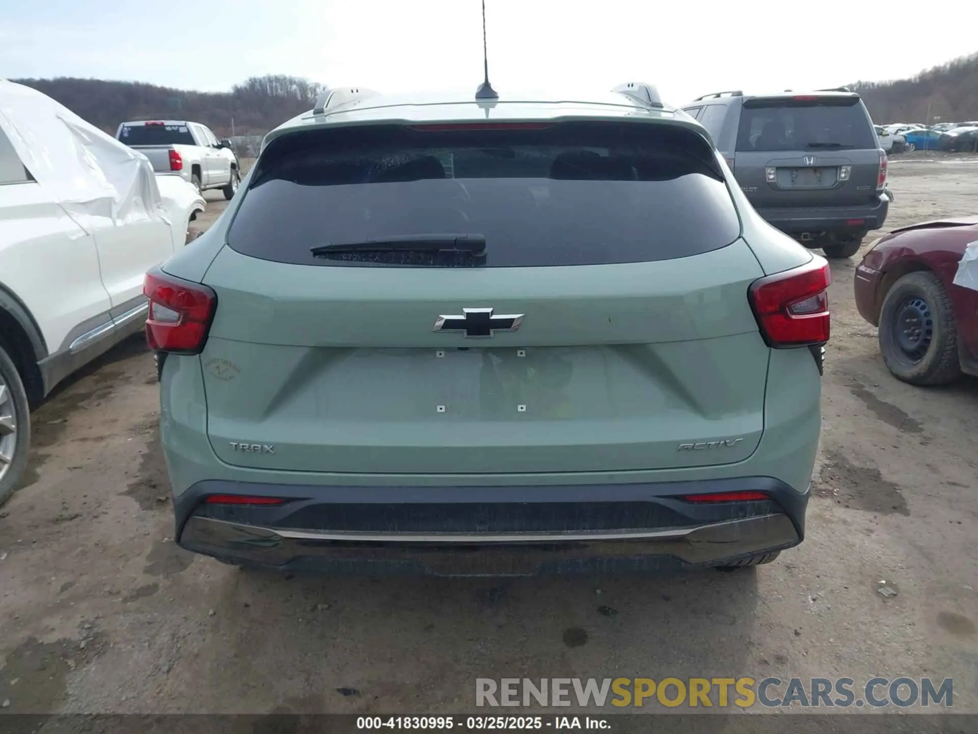 17 Фотография поврежденного автомобиля KL77LKE23RC199033 CHEVROLET TRAX 2024