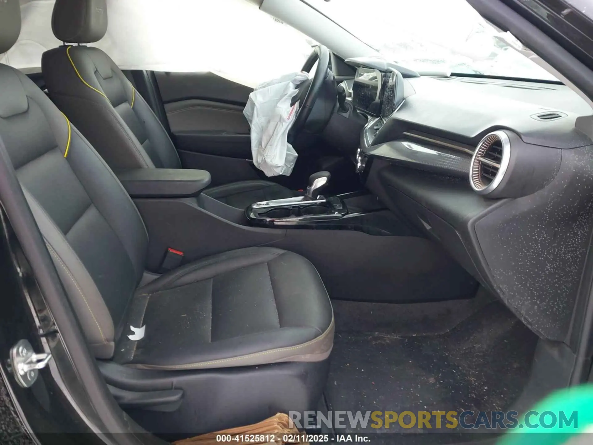 5 Photograph of a damaged car KL77LKE24RC165330 CHEVROLET TRAX 2024
