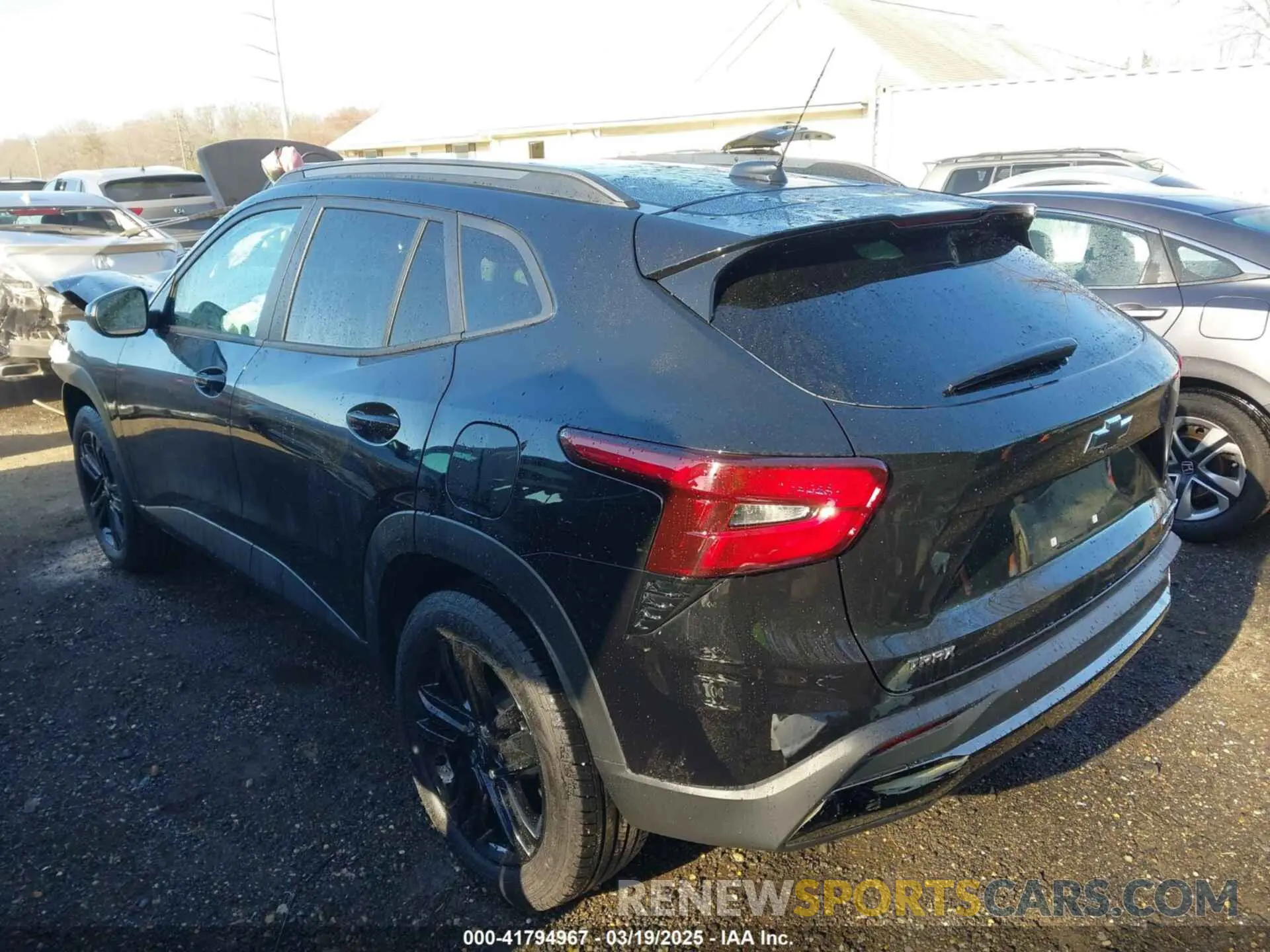3 Фотография поврежденного автомобиля KL77LKE27RC127493 CHEVROLET TRAX 2024