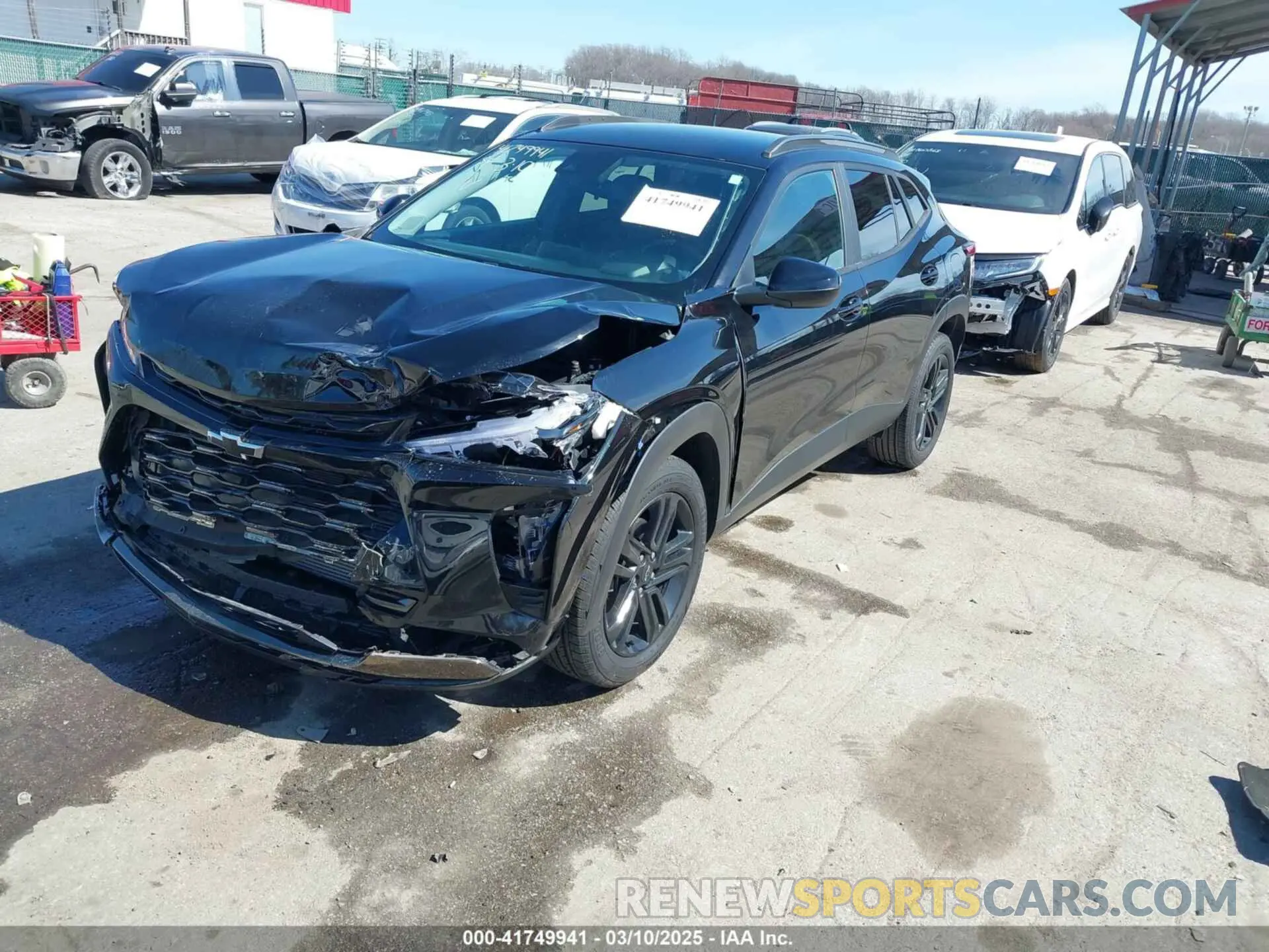 2 Фотография поврежденного автомобиля KL77LKE28RC076537 CHEVROLET TRAX 2024