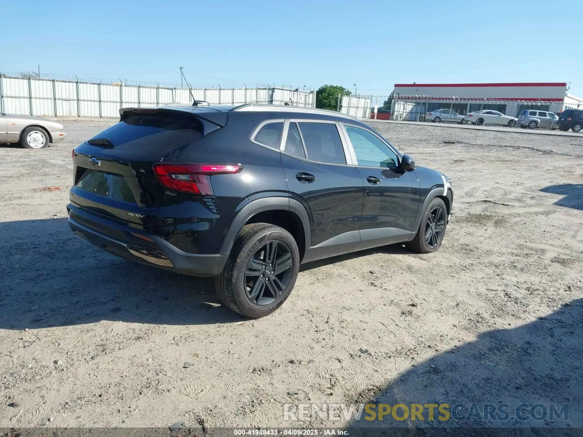 4 Фотография поврежденного автомобиля KL77LKE29RC100781 CHEVROLET TRAX 2024