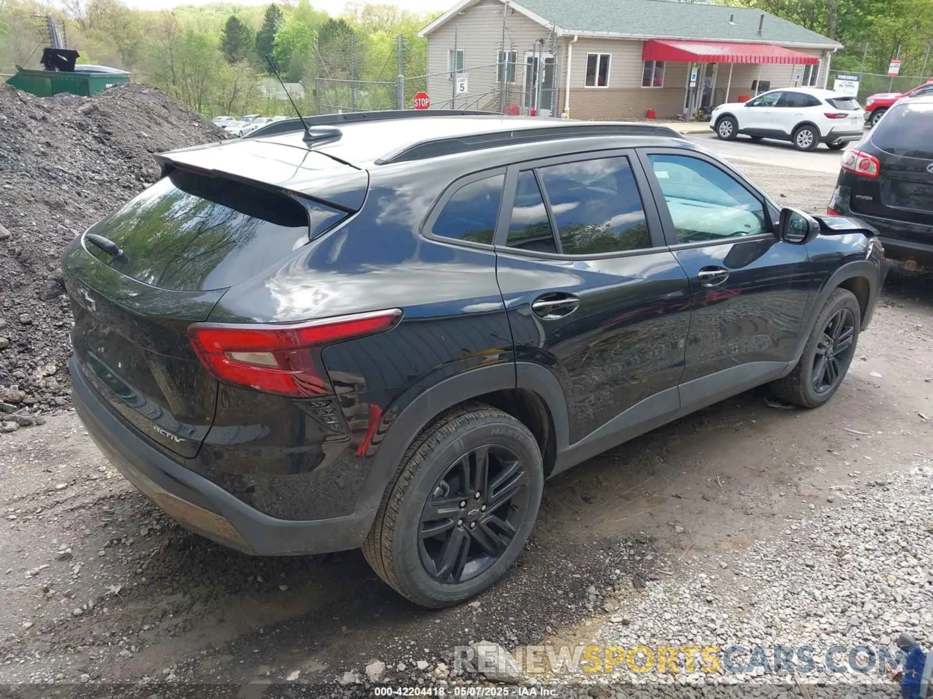4 Фотография поврежденного автомобиля KL77LKE29RC112025 CHEVROLET TRAX 2024