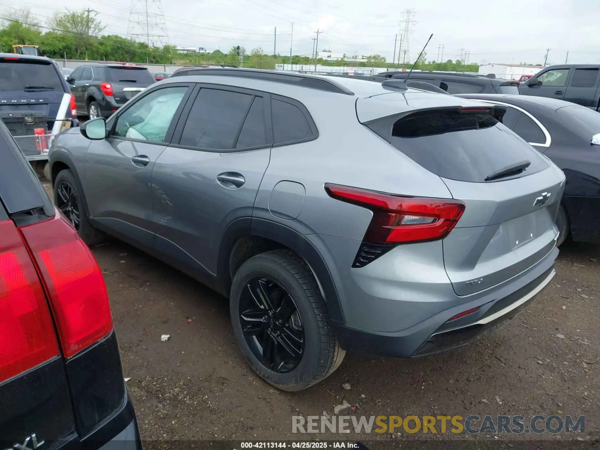 3 Фотография поврежденного автомобиля KL77LKE2XRC078192 CHEVROLET TRAX 2024