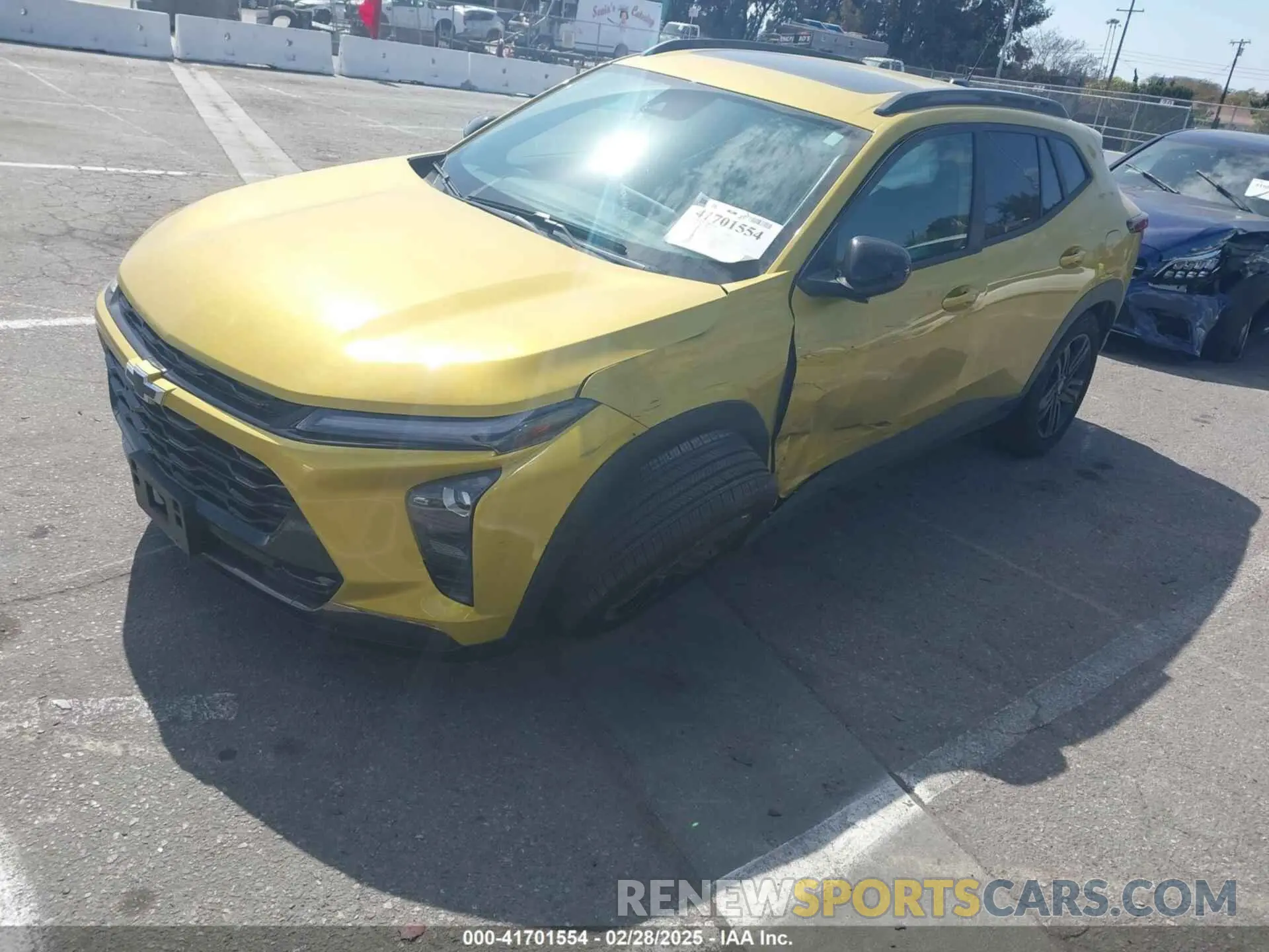 2 Фотография поврежденного автомобиля KL77LKE2XRC227913 CHEVROLET TRAX 2024
