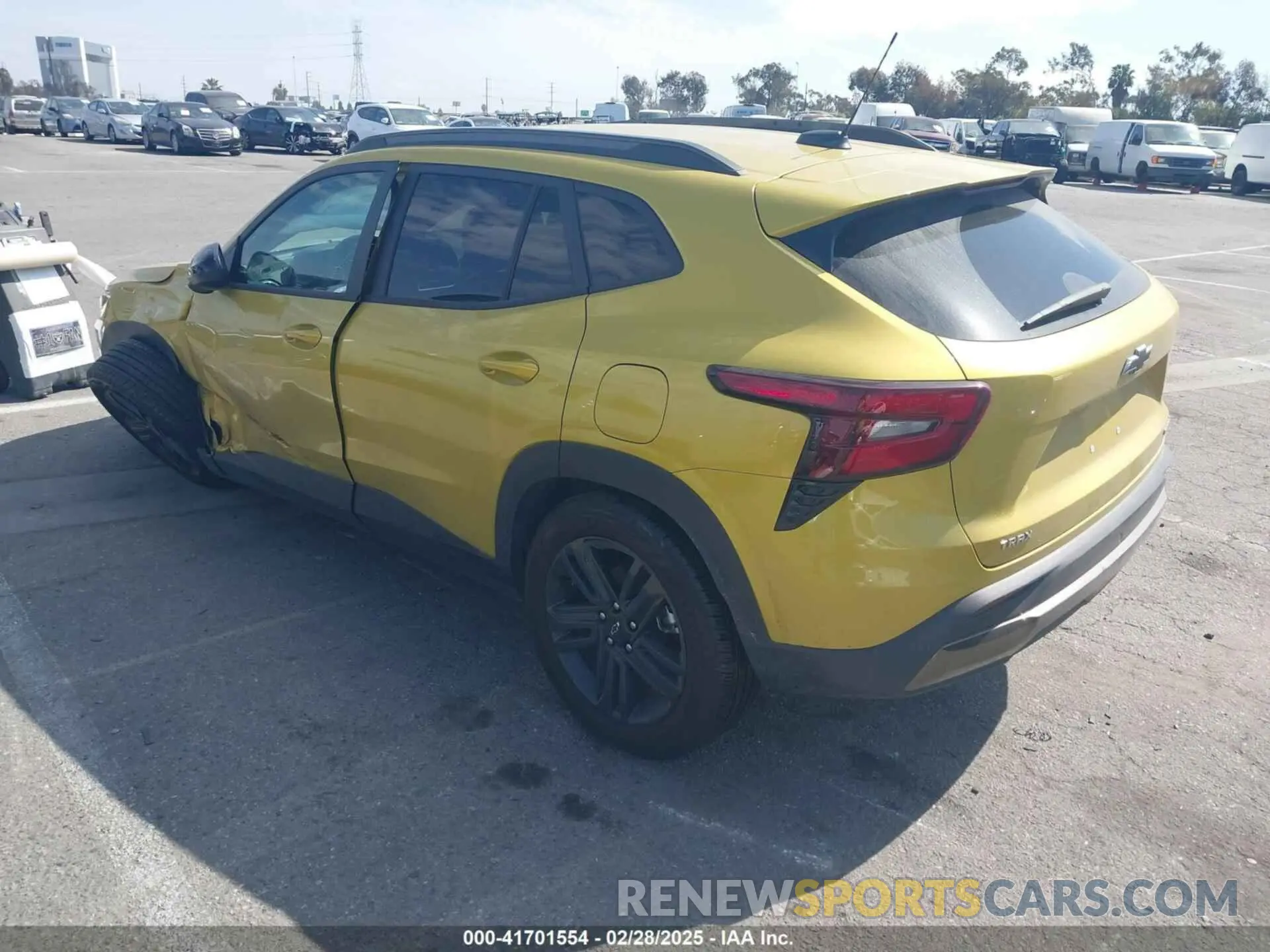 3 Фотография поврежденного автомобиля KL77LKE2XRC227913 CHEVROLET TRAX 2024