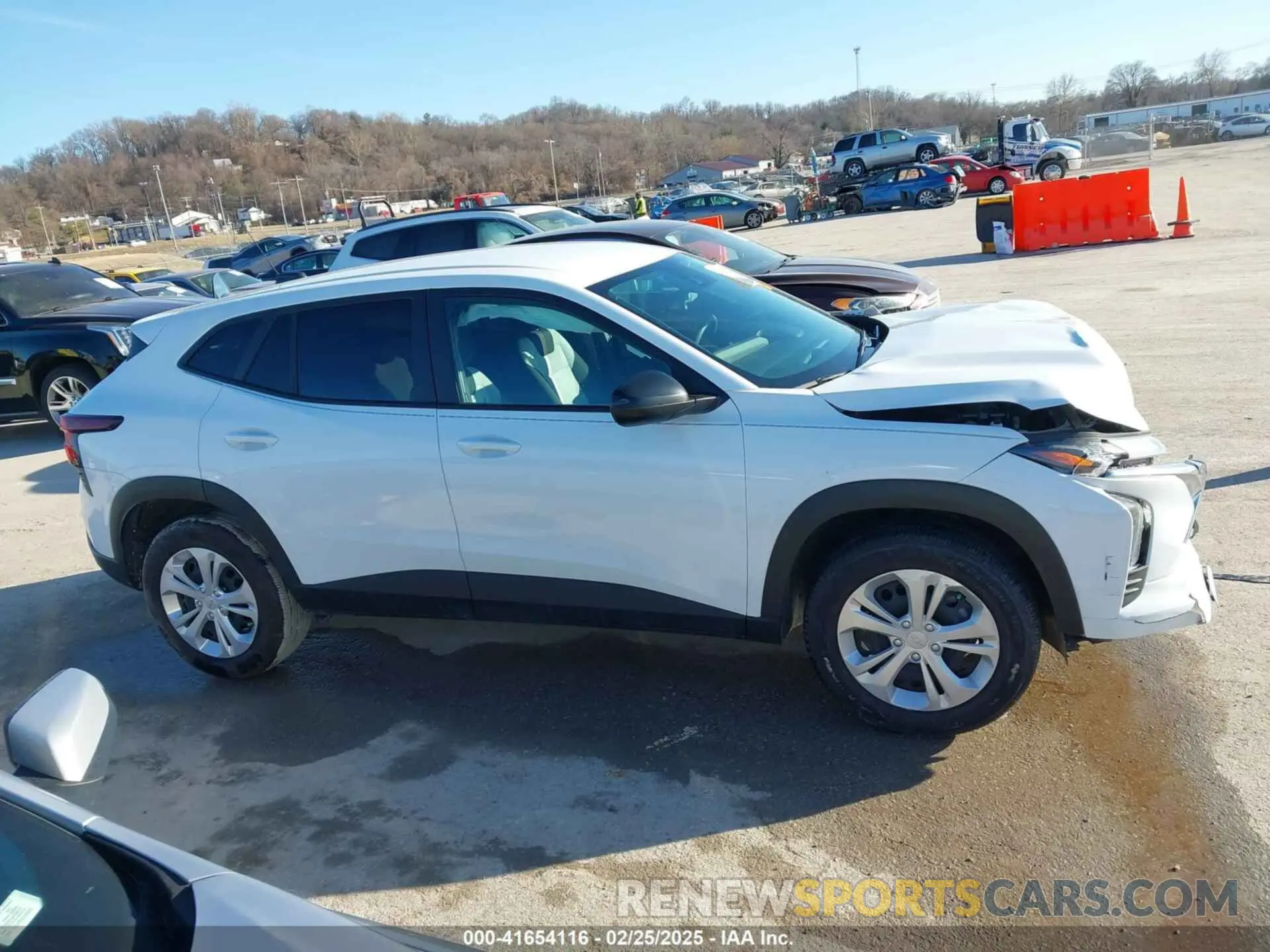 14 Фотография поврежденного автомобиля KL77LFEP1SC004863 CHEVROLET TRAX 2025