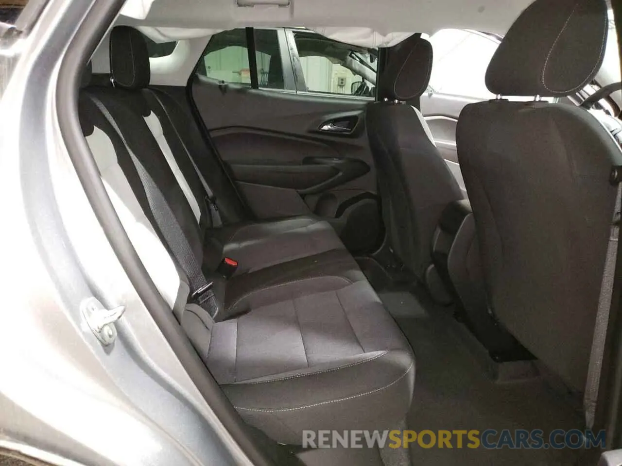 10 Фотография поврежденного автомобиля KL77LFEP2SC010624 CHEVROLET TRAX 2025