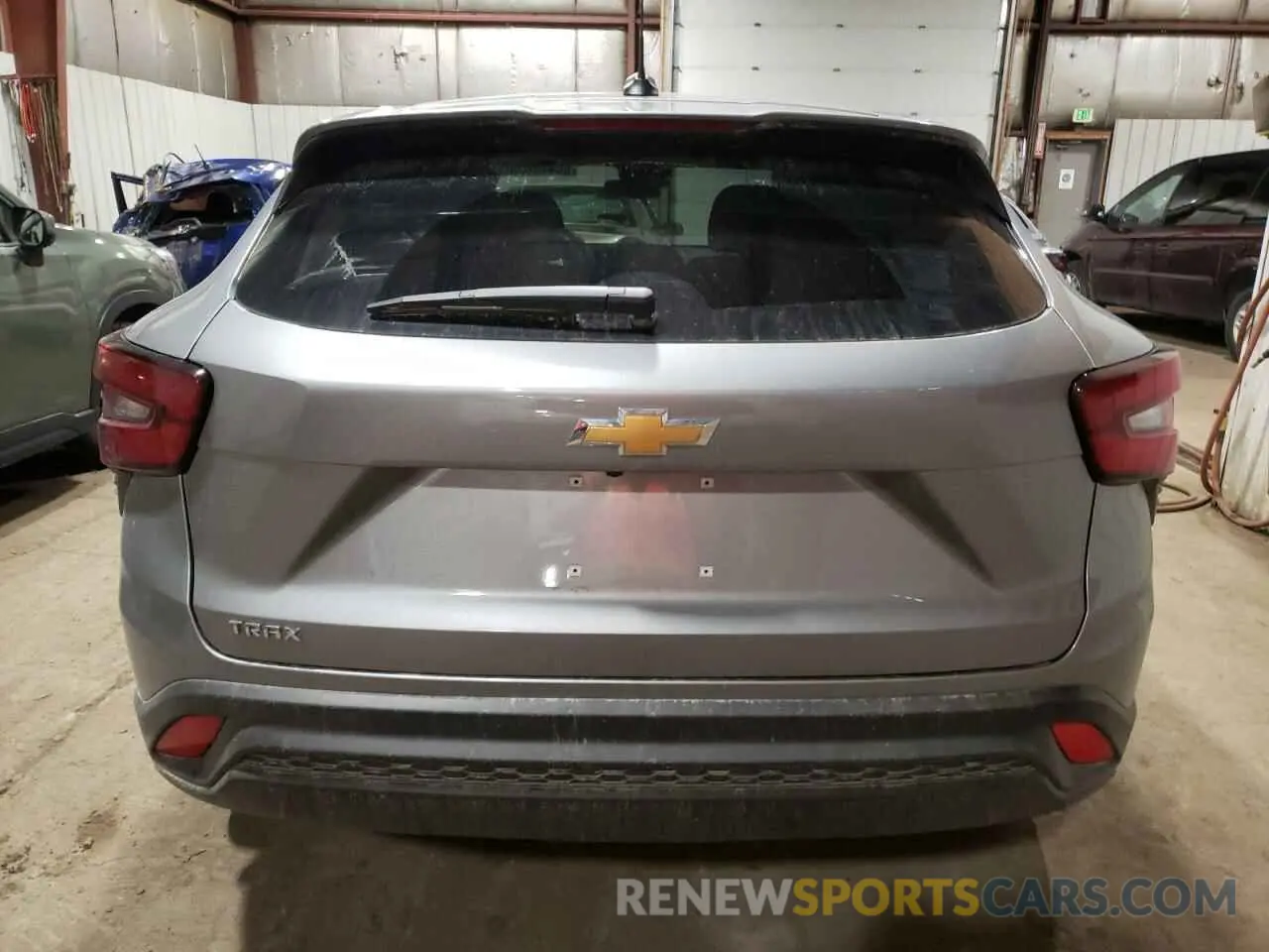6 Фотография поврежденного автомобиля KL77LFEP2SC010624 CHEVROLET TRAX 2025