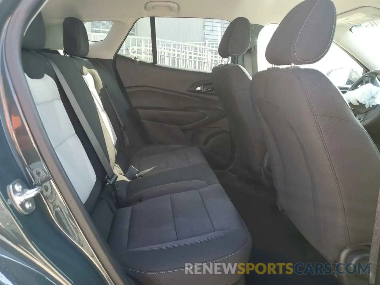 11 Photograph of a damaged car KL77LFEP3SC066734 CHEVROLET TRAX 2025