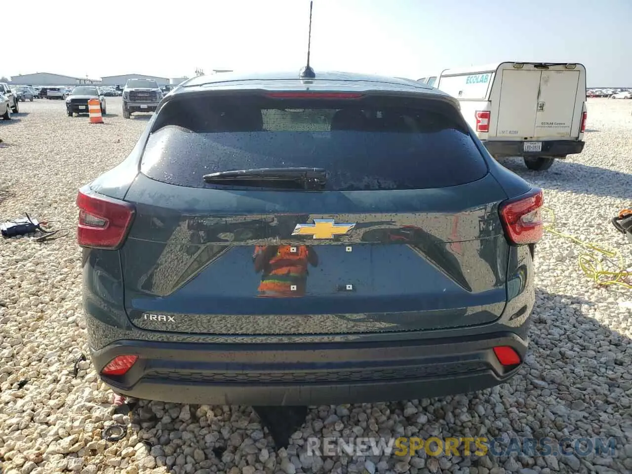 6 Photograph of a damaged car KL77LFEP3SC066734 CHEVROLET TRAX 2025