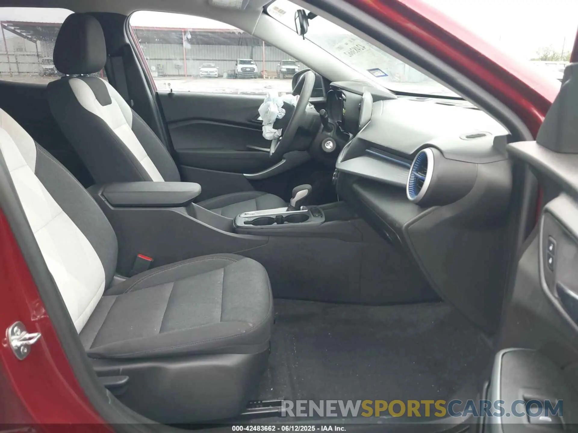5 Photograph of a damaged car KL77LFEP4SC002055 CHEVROLET TRAX 2025