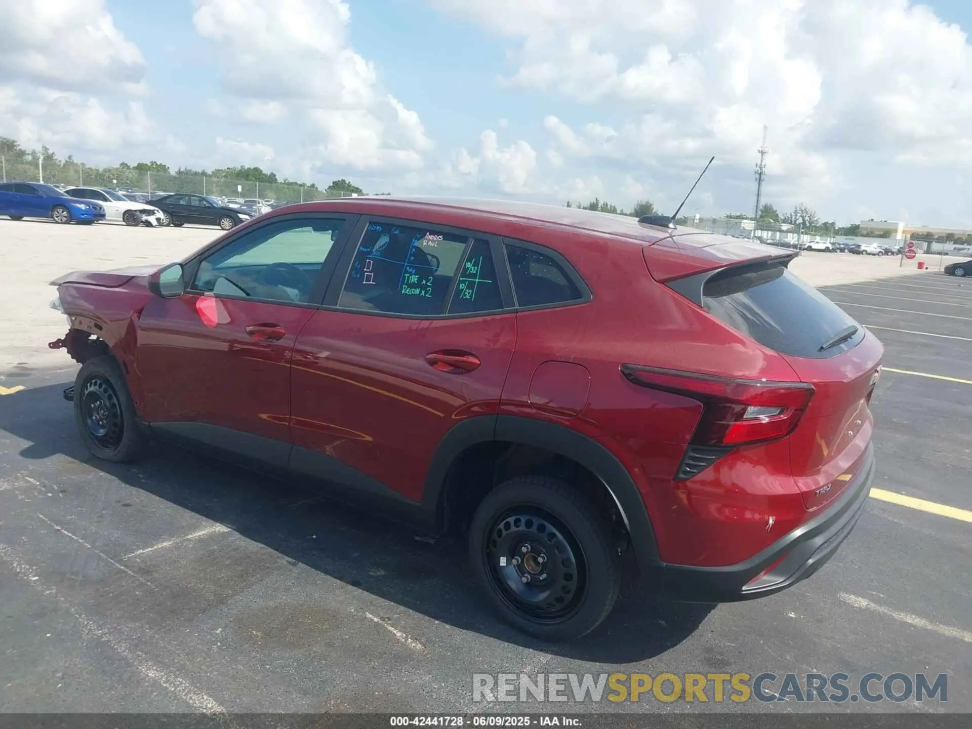 3 Фотография поврежденного автомобиля KL77LFEP5SC042399 CHEVROLET TRAX 2025