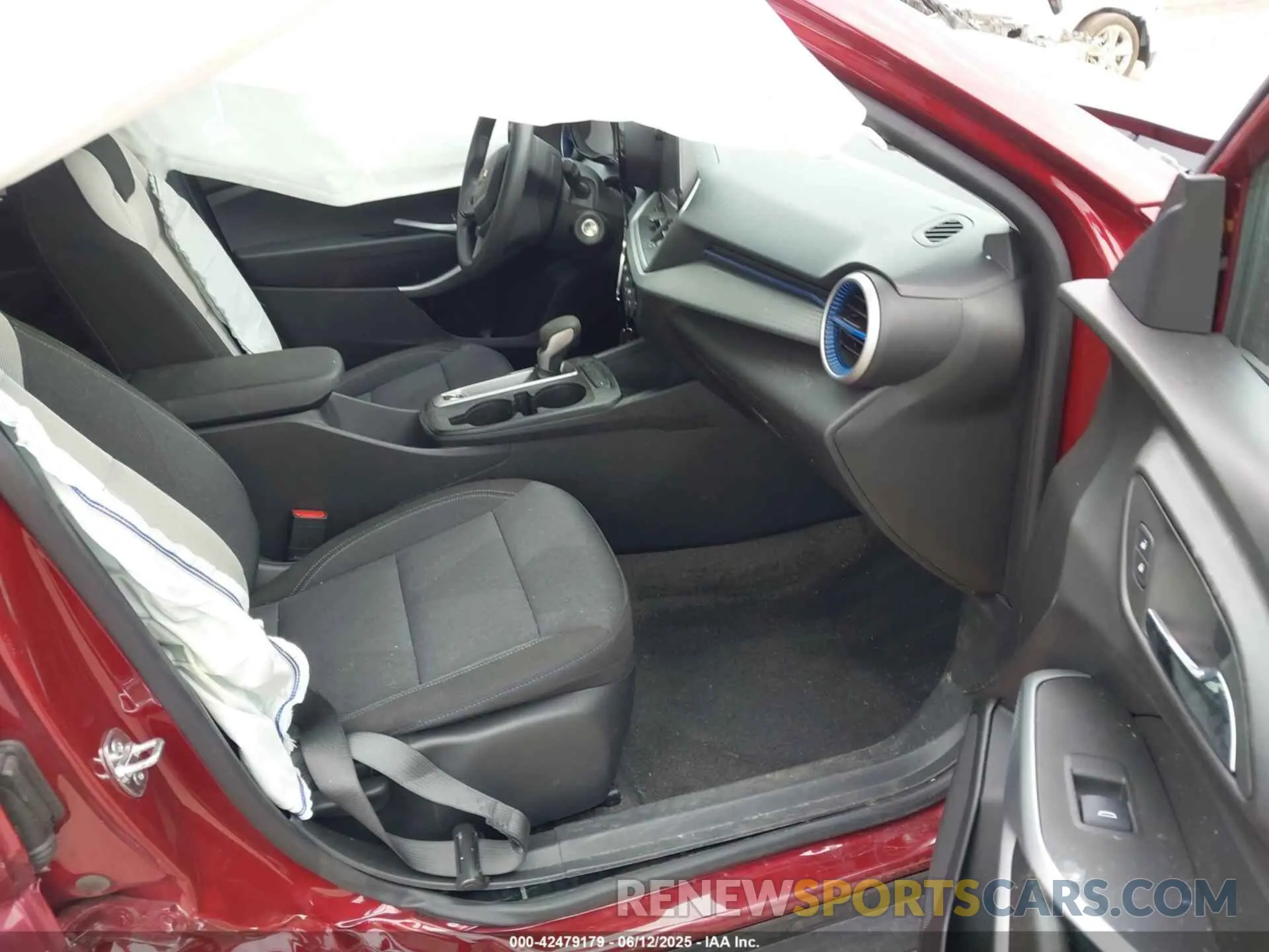 5 Photograph of a damaged car KL77LFEP6SC073726 CHEVROLET TRAX 2025