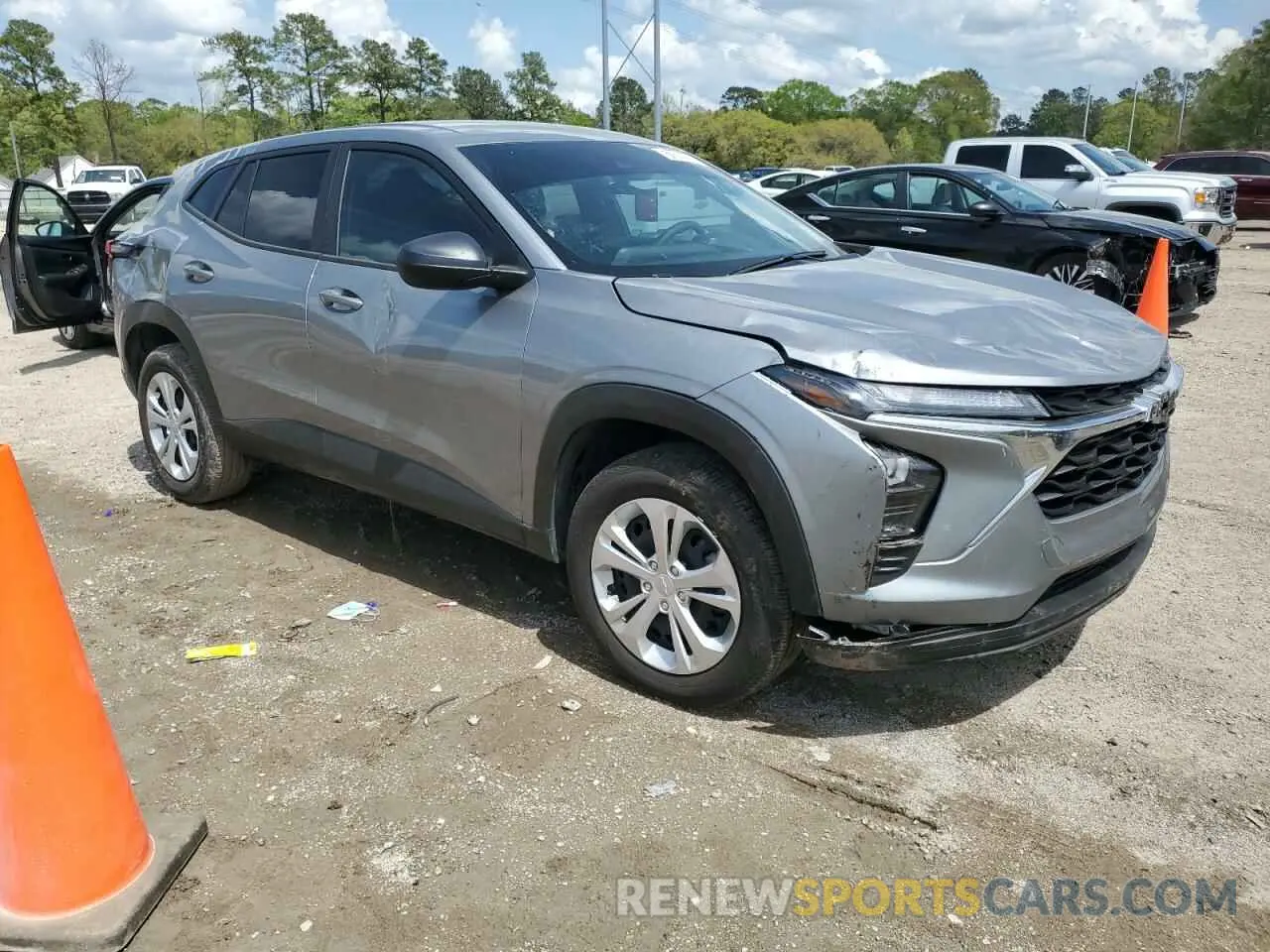 4 Photograph of a damaged car KL77LFEP6SC125131 CHEVROLET TRAX 2025