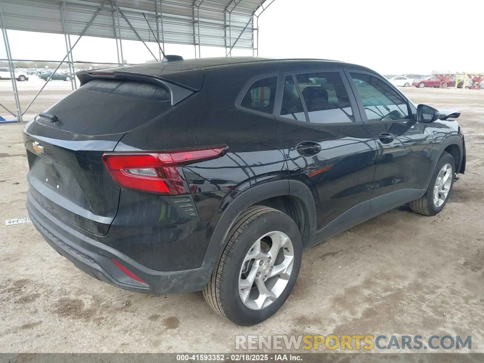4 Photograph of a damaged car KL77LFEP7SC046843 CHEVROLET TRAX 2025