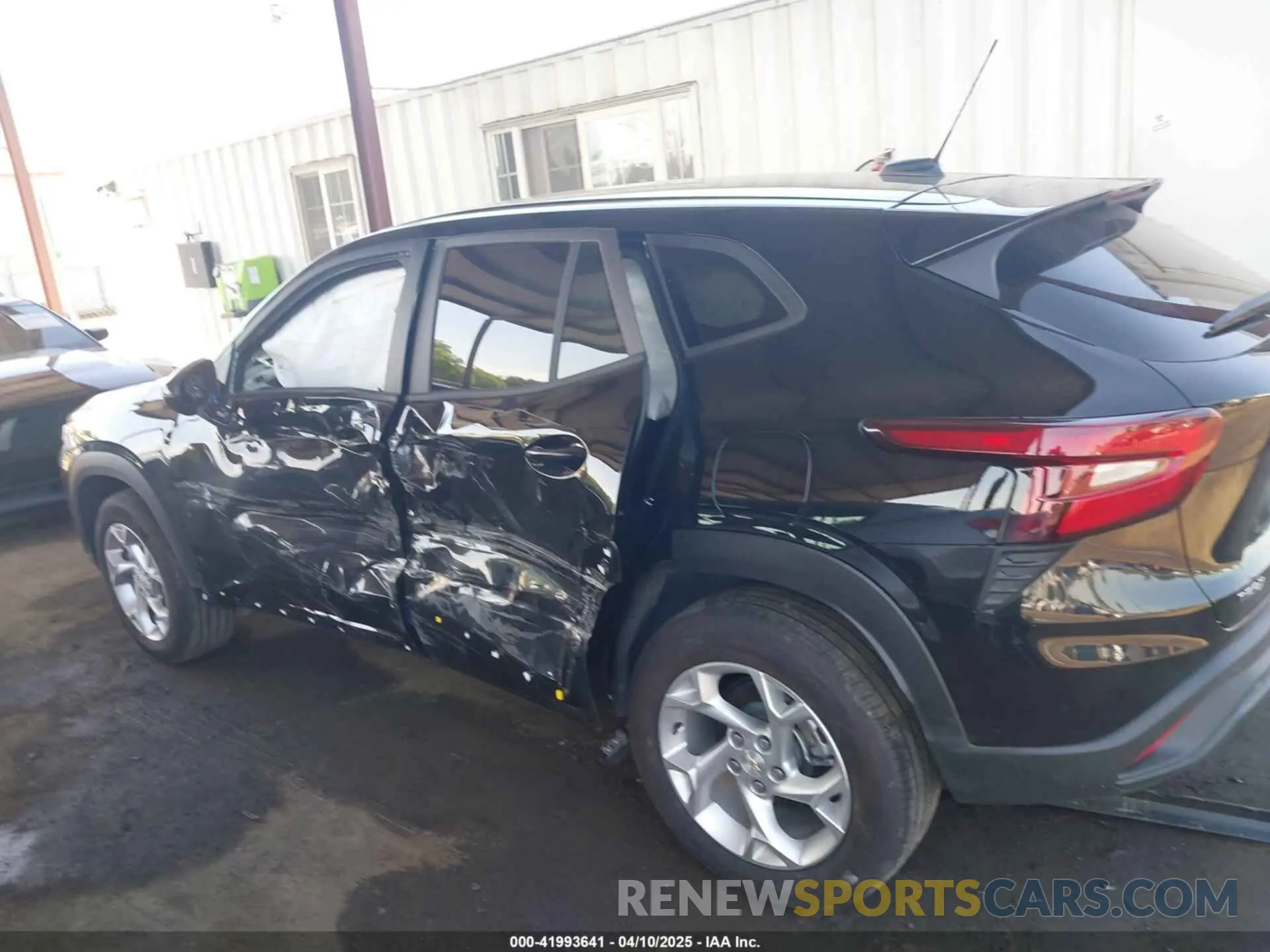 14 Фотография поврежденного автомобиля KL77LFEP8SC083660 CHEVROLET TRAX 2025