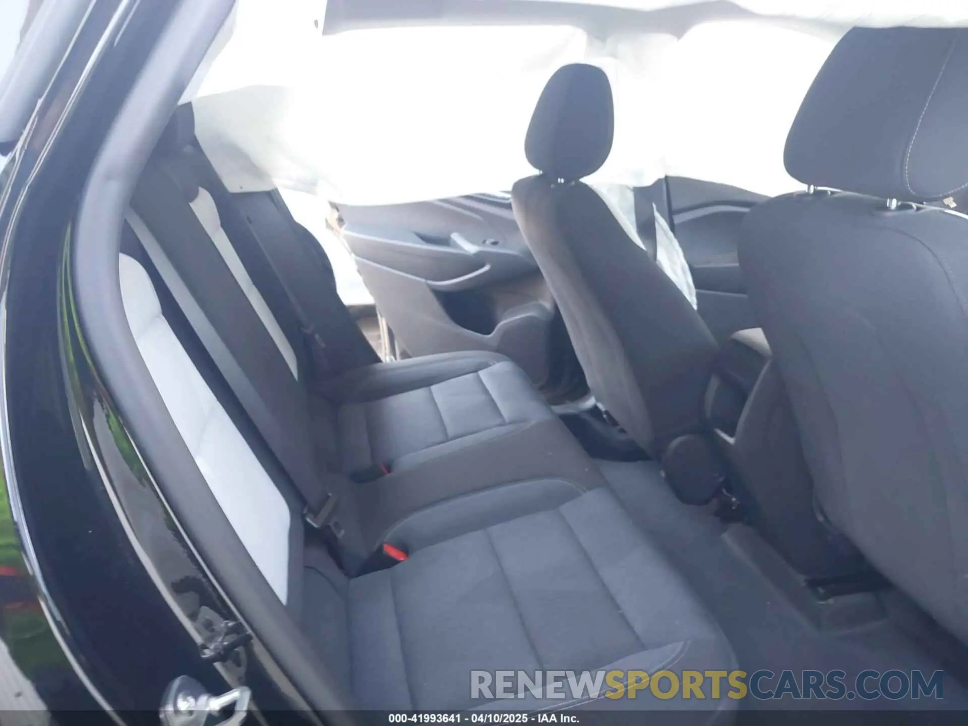 8 Фотография поврежденного автомобиля KL77LFEP8SC083660 CHEVROLET TRAX 2025