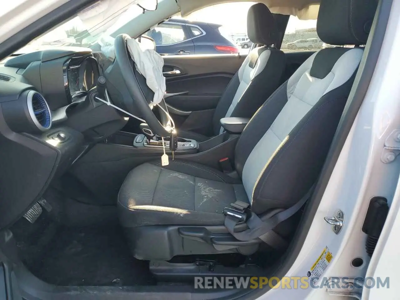 7 Фотография поврежденного автомобиля KL77LFEP9SC045001 CHEVROLET TRAX 2025