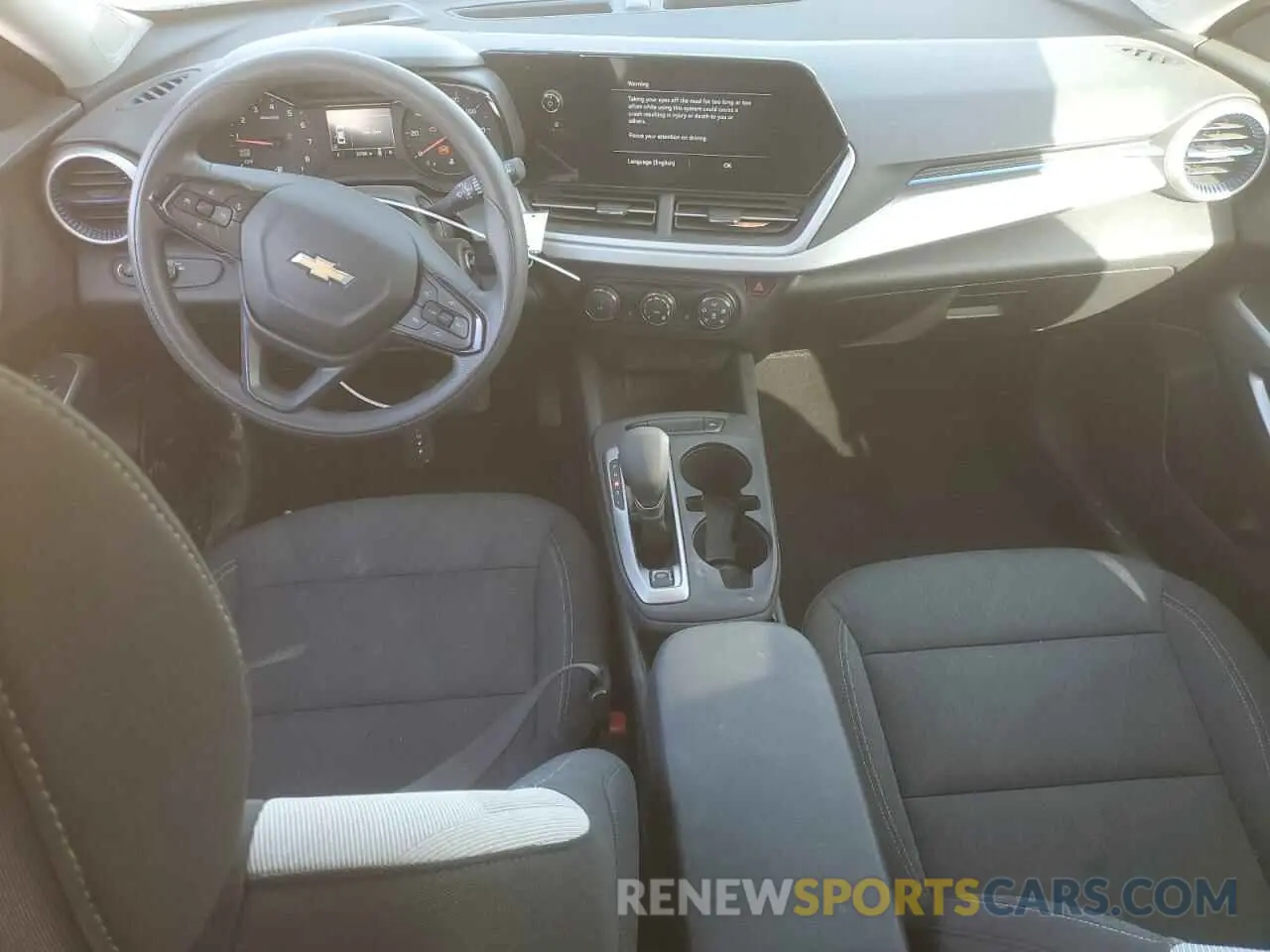8 Photograph of a damaged car KL77LFEPXSC001959 CHEVROLET TRAX 2025