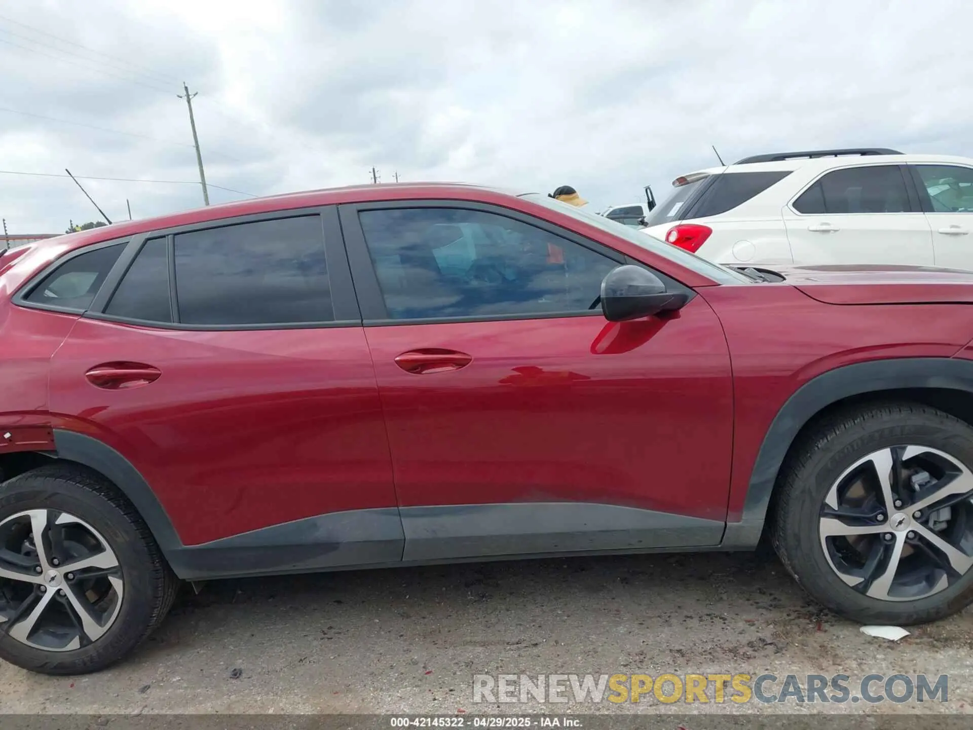 13 Photograph of a damaged car KL77LGEP0SC027993 CHEVROLET TRAX 2025
