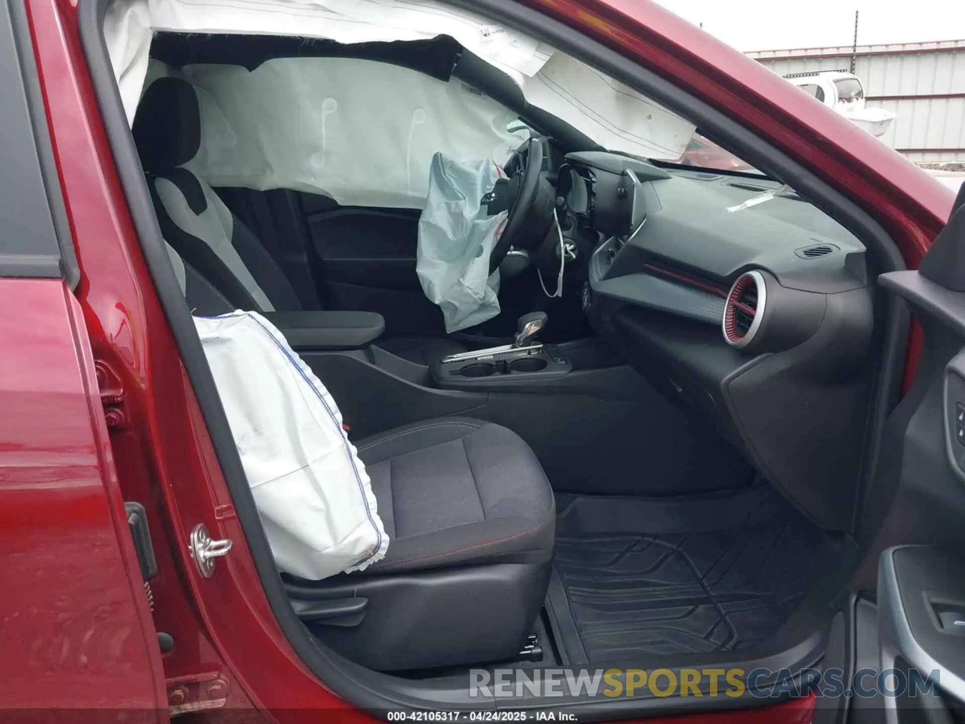 5 Photograph of a damaged car KL77LGEP1SC010409 CHEVROLET TRAX 2025