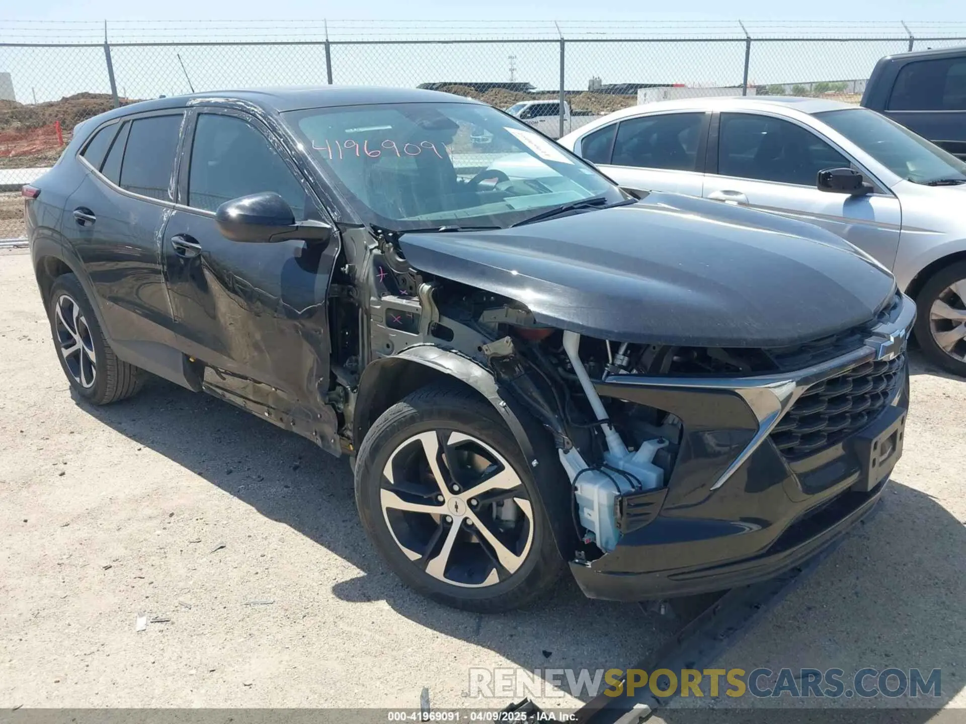 1 Photograph of a damaged car KL77LGEP3SC019872 CHEVROLET TRAX 2025