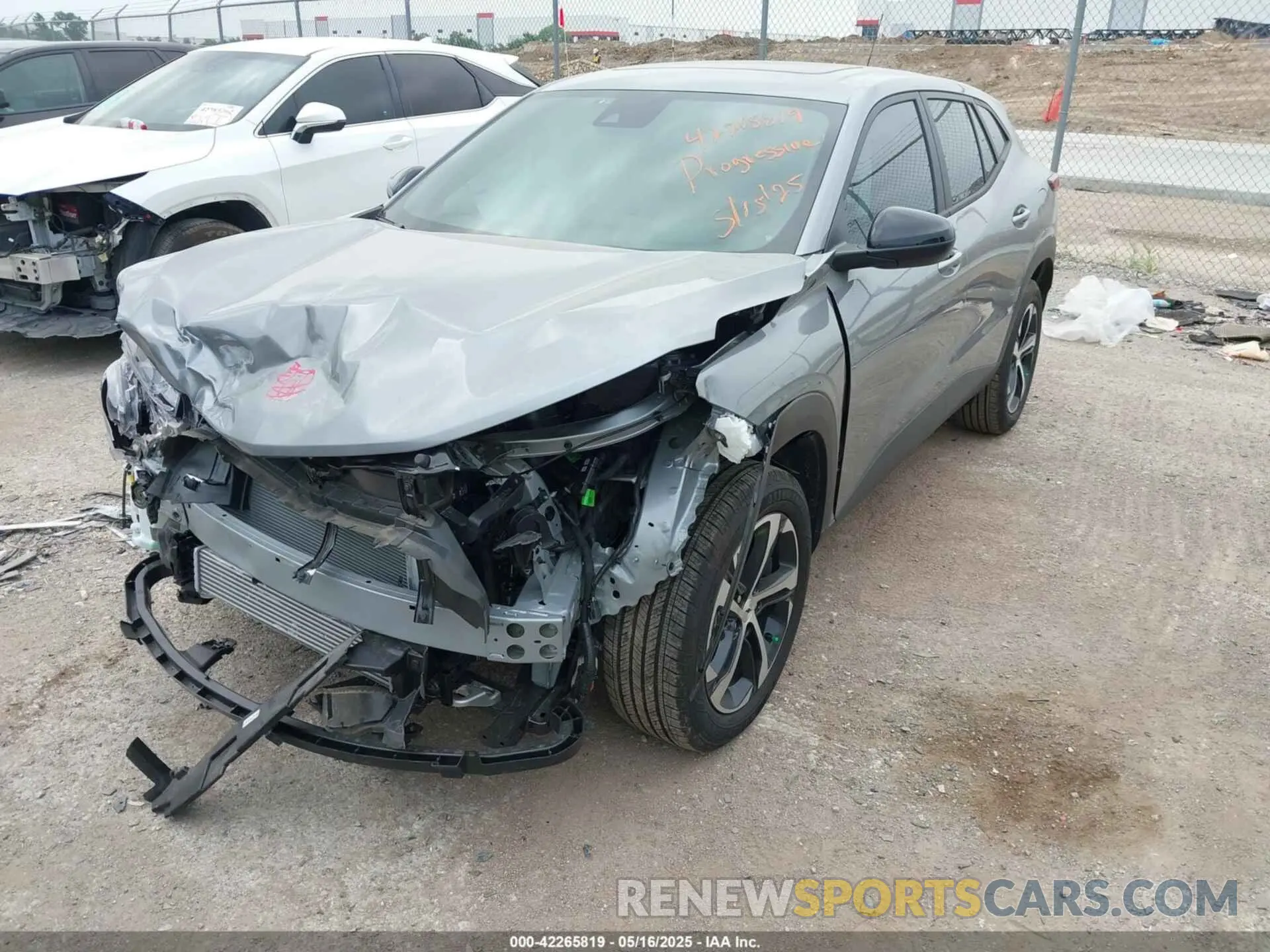 2 Фотография поврежденного автомобиля KL77LGEP4SC200642 CHEVROLET TRAX 2025