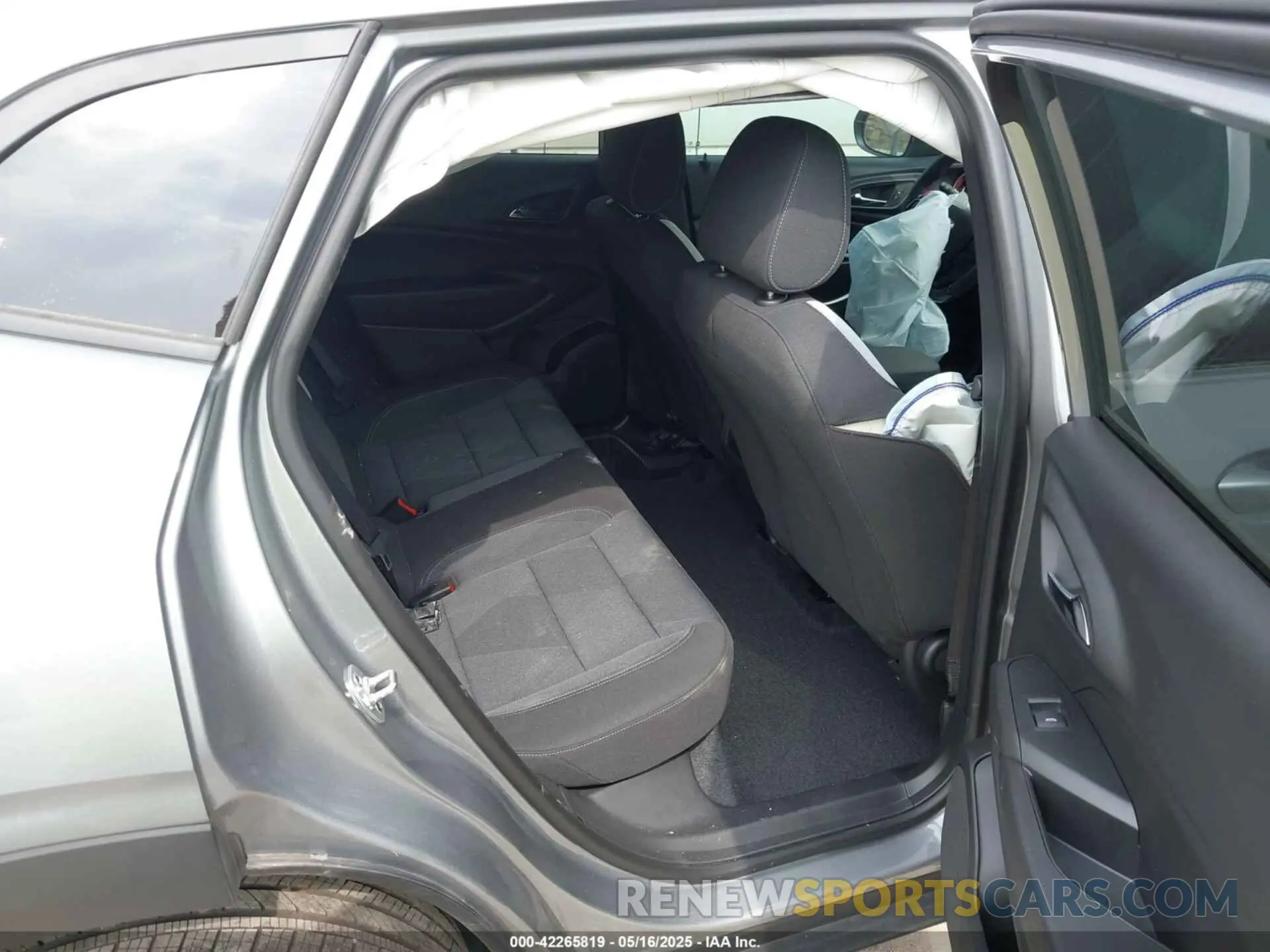 8 Фотография поврежденного автомобиля KL77LGEP4SC200642 CHEVROLET TRAX 2025