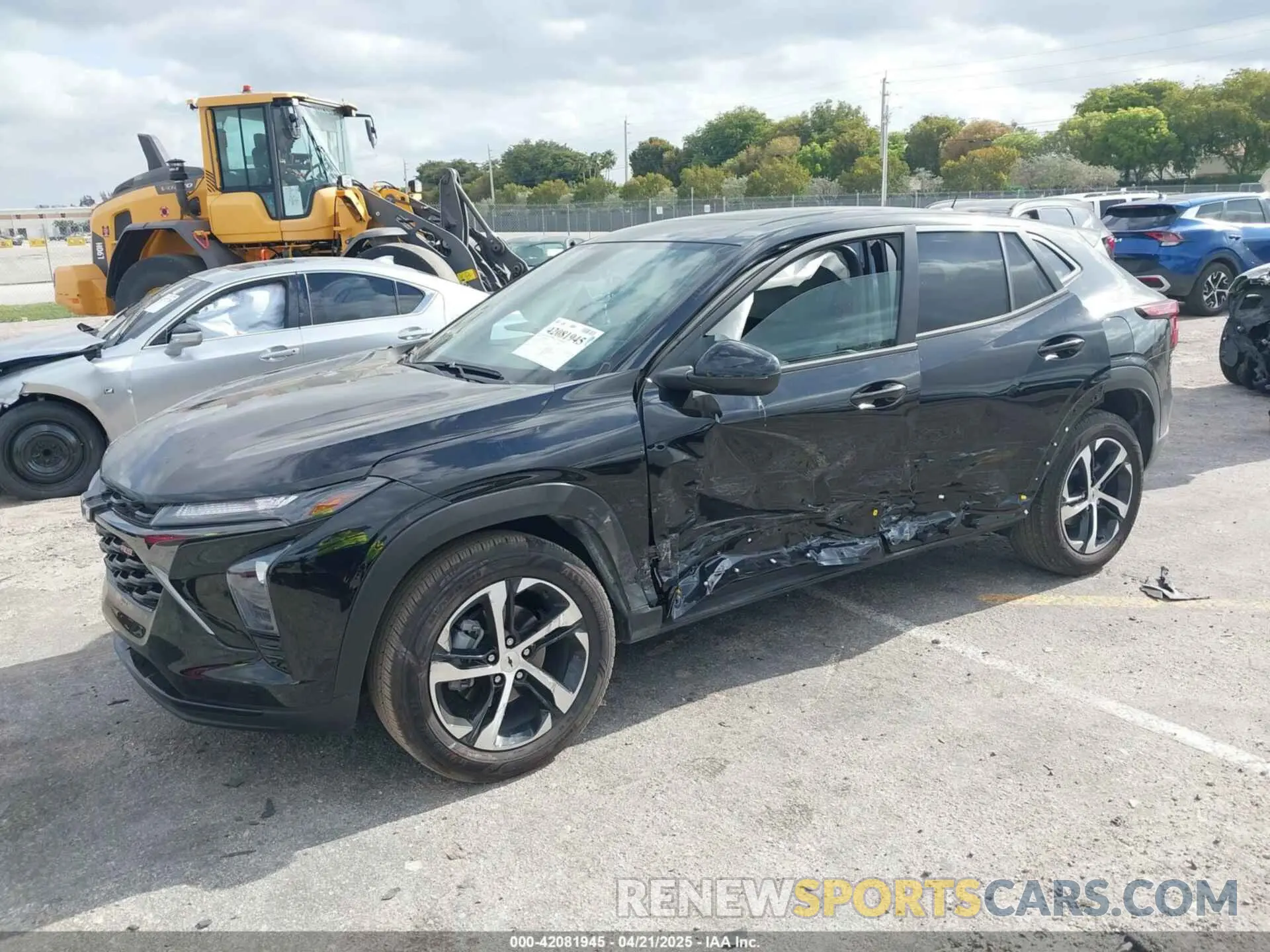 2 Фотография поврежденного автомобиля KL77LGEP6SC072758 CHEVROLET TRAX 2025