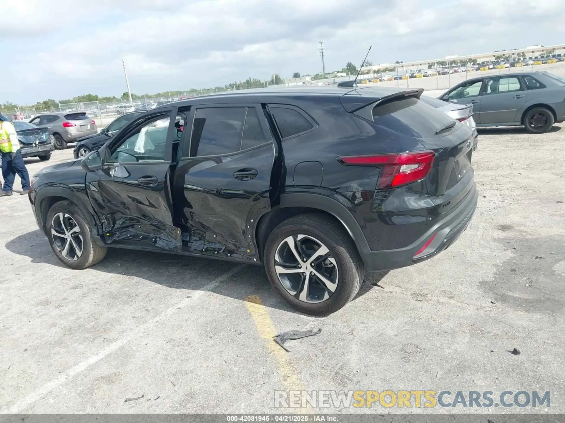 3 Фотография поврежденного автомобиля KL77LGEP6SC072758 CHEVROLET TRAX 2025