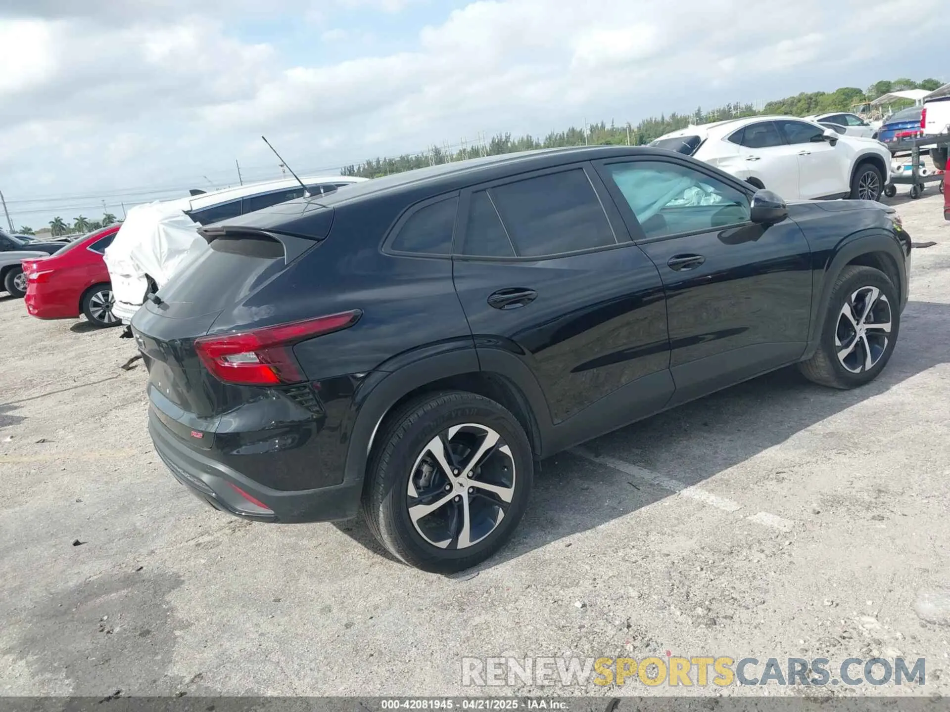 4 Фотография поврежденного автомобиля KL77LGEP6SC072758 CHEVROLET TRAX 2025