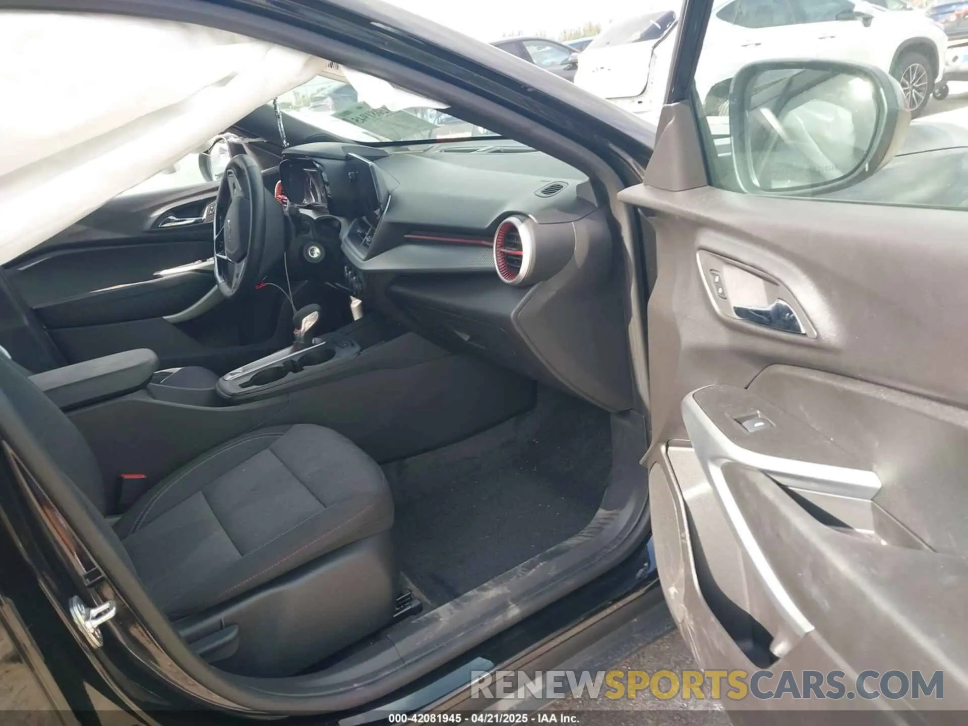 5 Фотография поврежденного автомобиля KL77LGEP6SC072758 CHEVROLET TRAX 2025