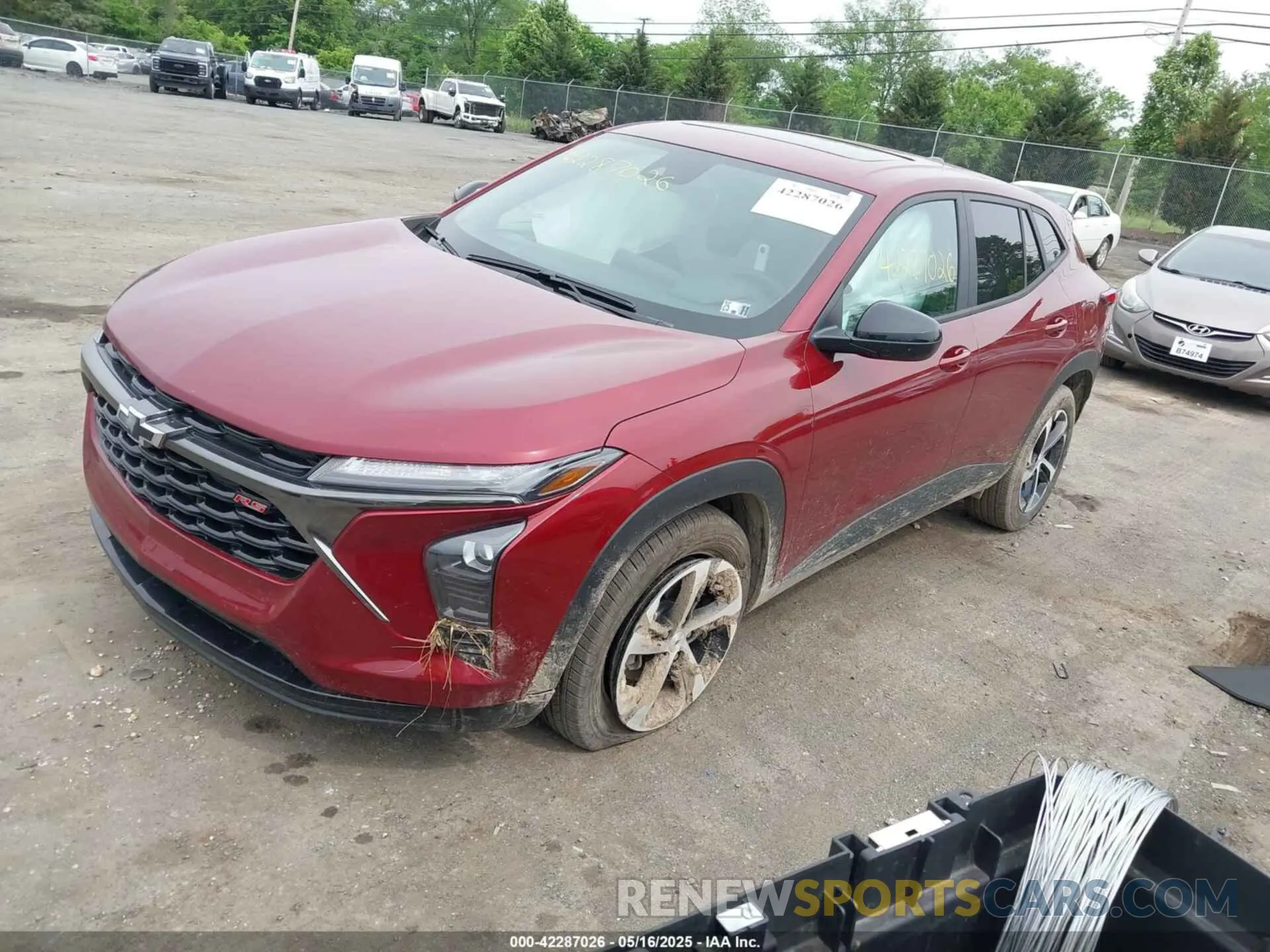 2 Фотография поврежденного автомобиля KL77LGEP8SC121717 CHEVROLET TRAX 2025